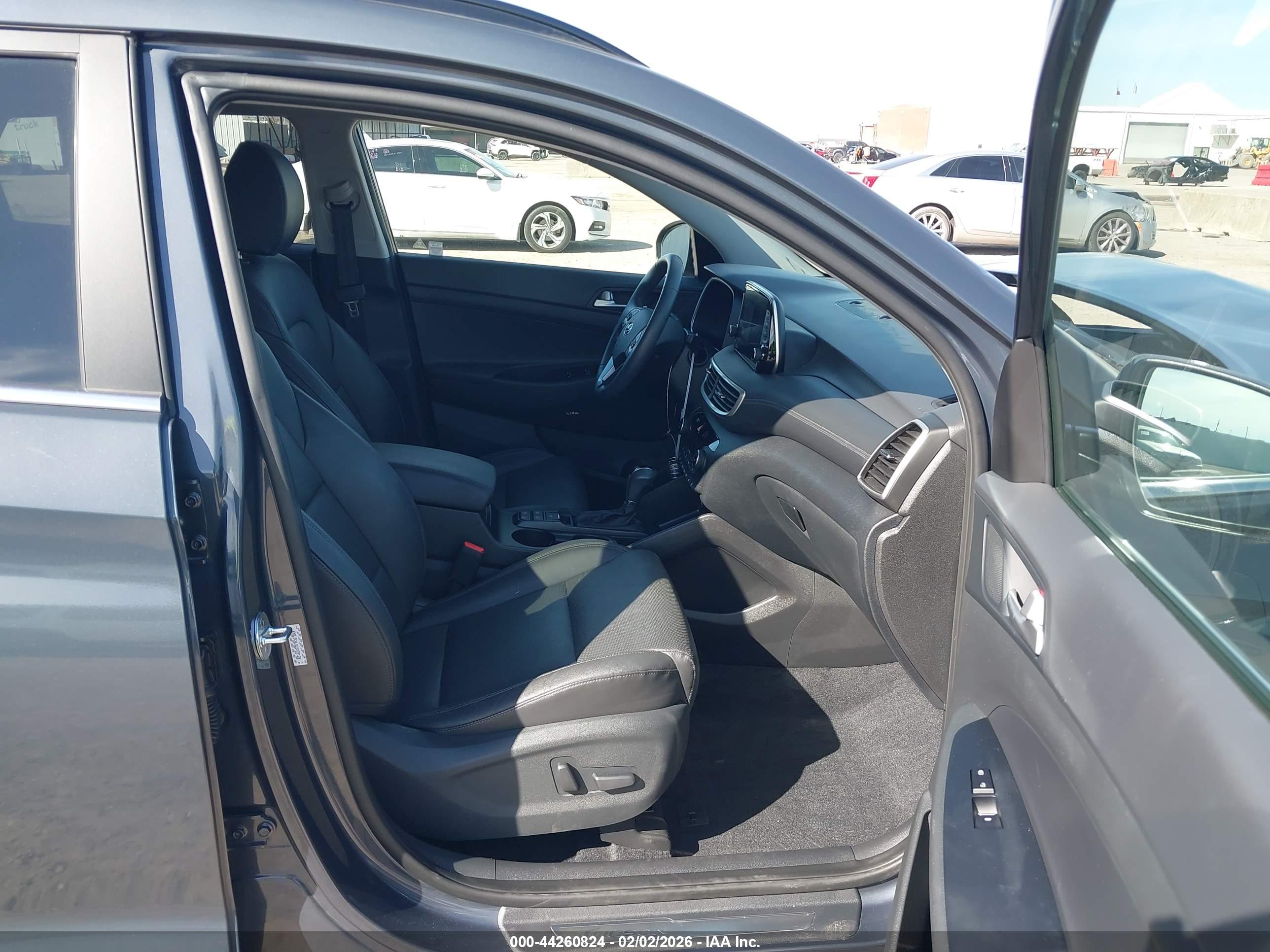 HYUNDAI TUCSON image 5