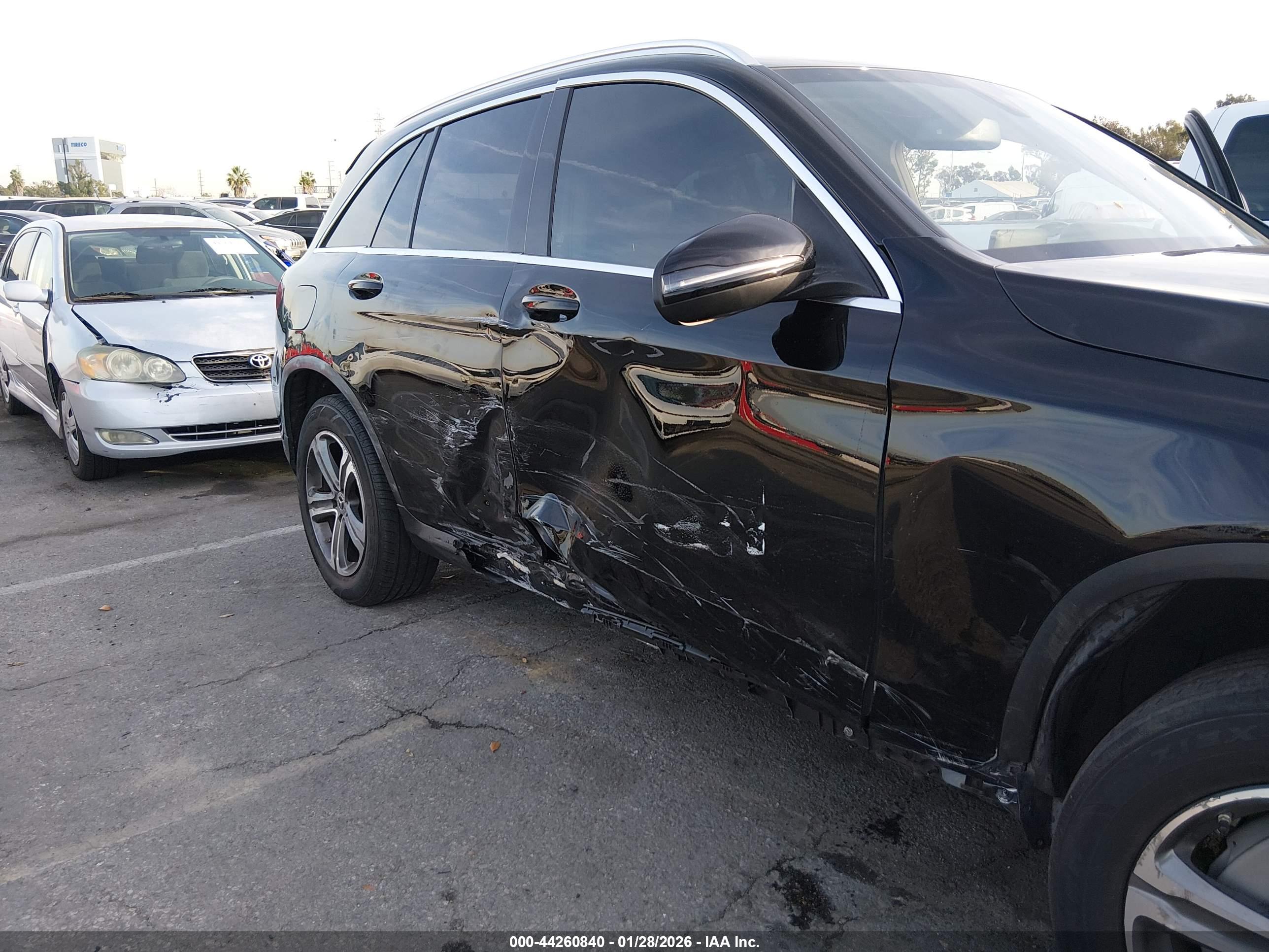 MERCEDES-BENZ GLC image 6