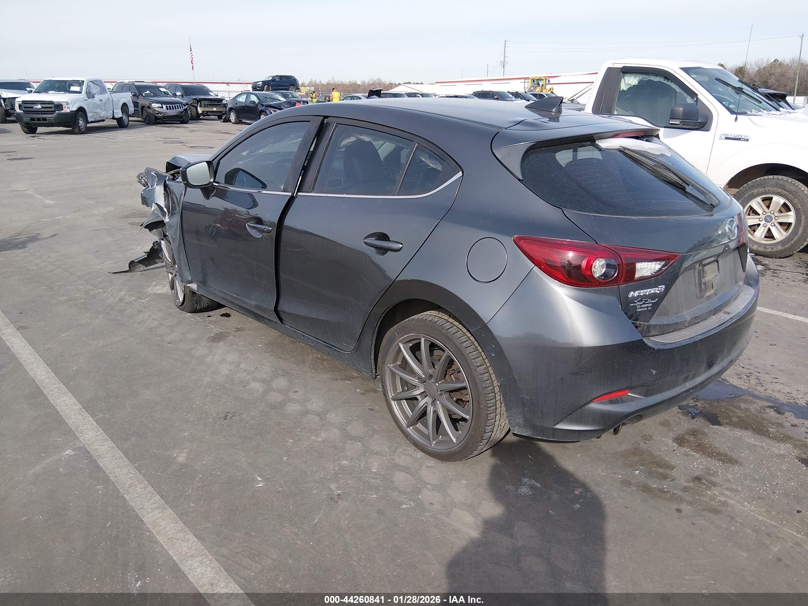 MAZDA MAZDA3 image 3