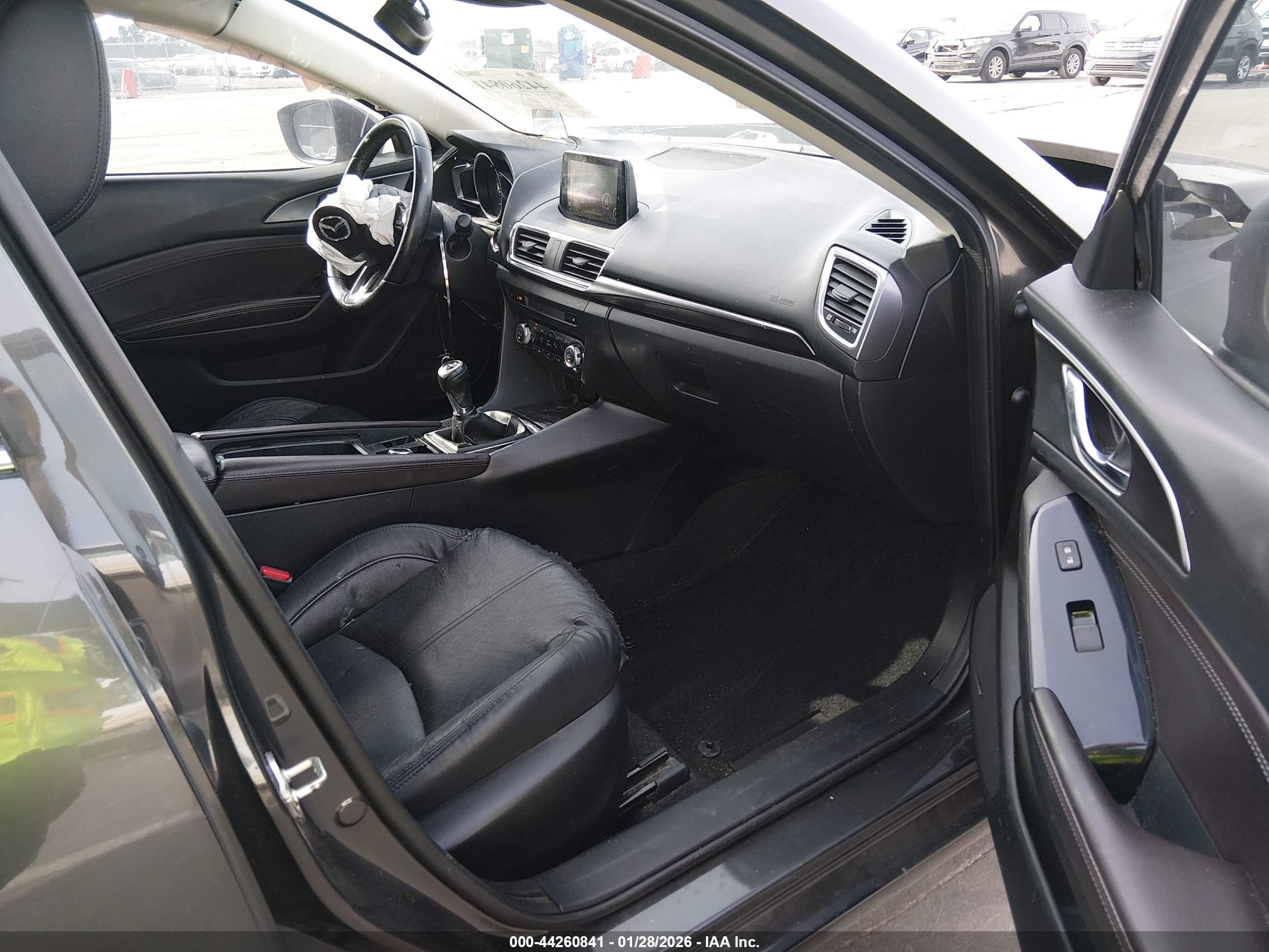 MAZDA MAZDA3 image 5
