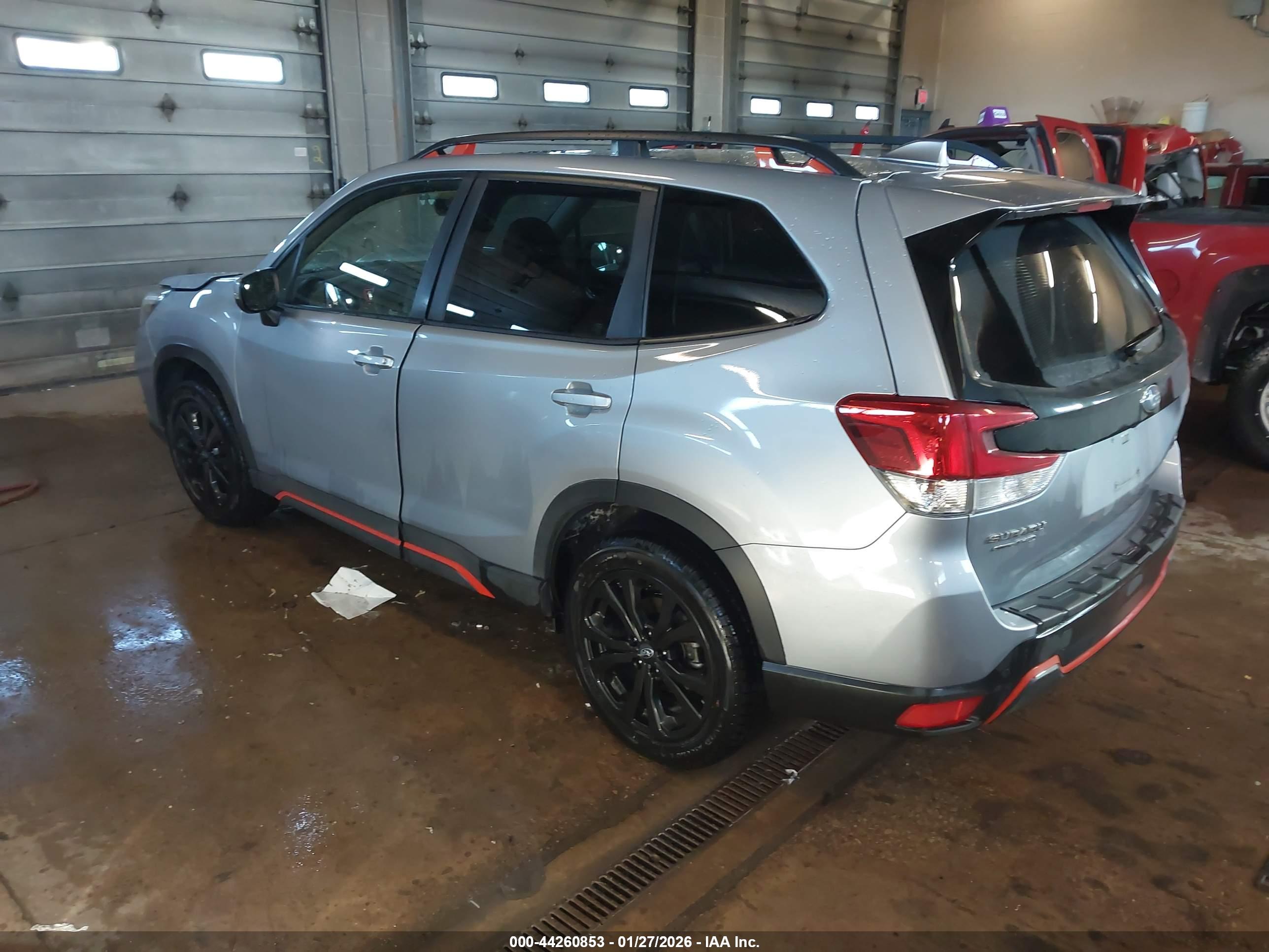SUBARU FORESTER image 3
