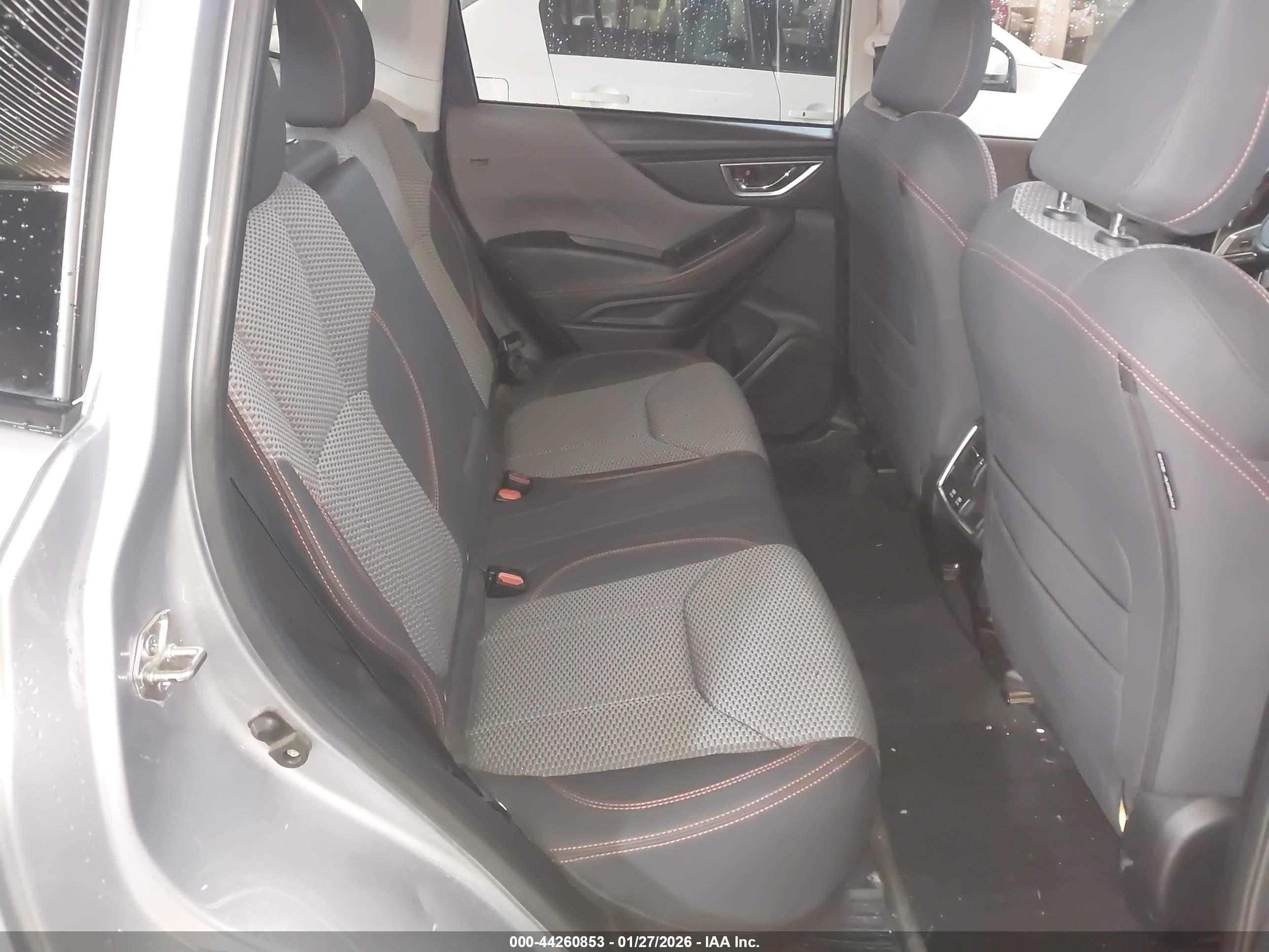 SUBARU FORESTER image 8