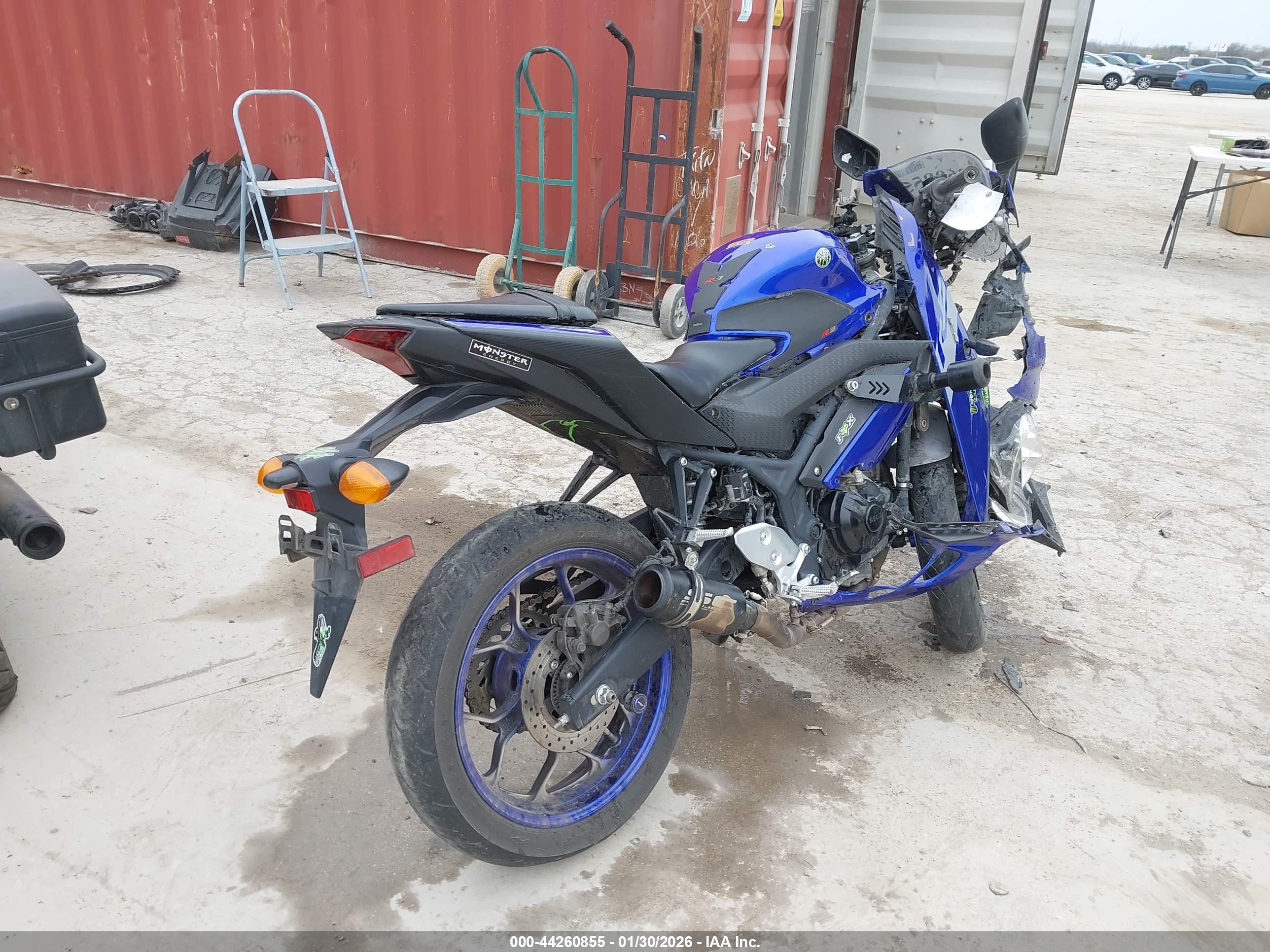 YAMAHA YZFR3 image 4