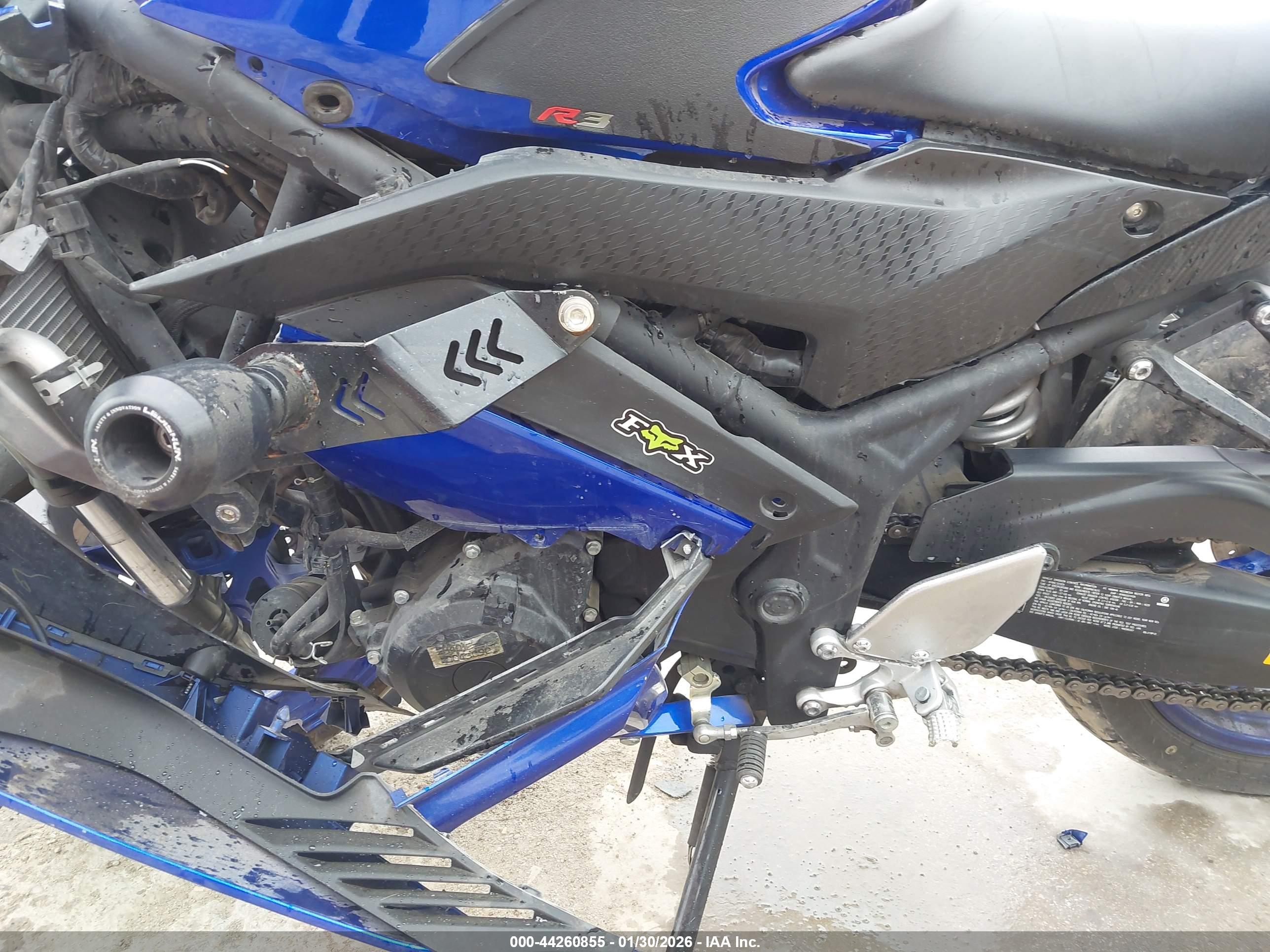 YAMAHA YZFR3 image 9