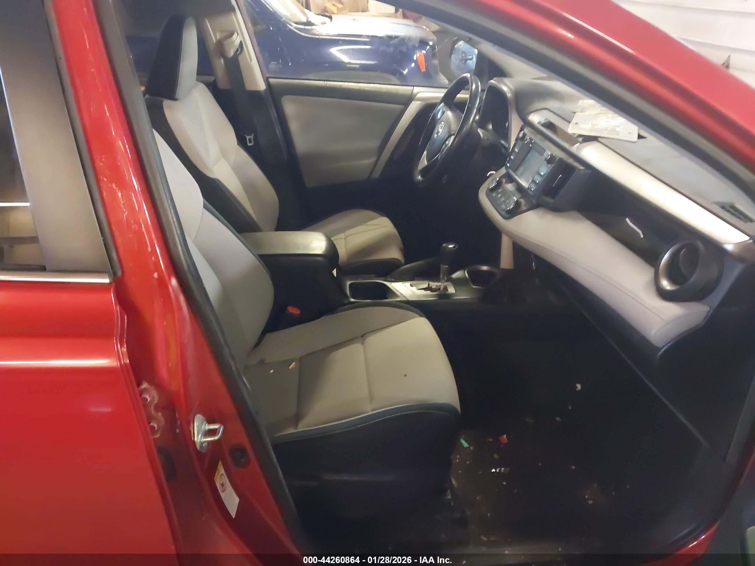 TOYOTA RAV4 image 5