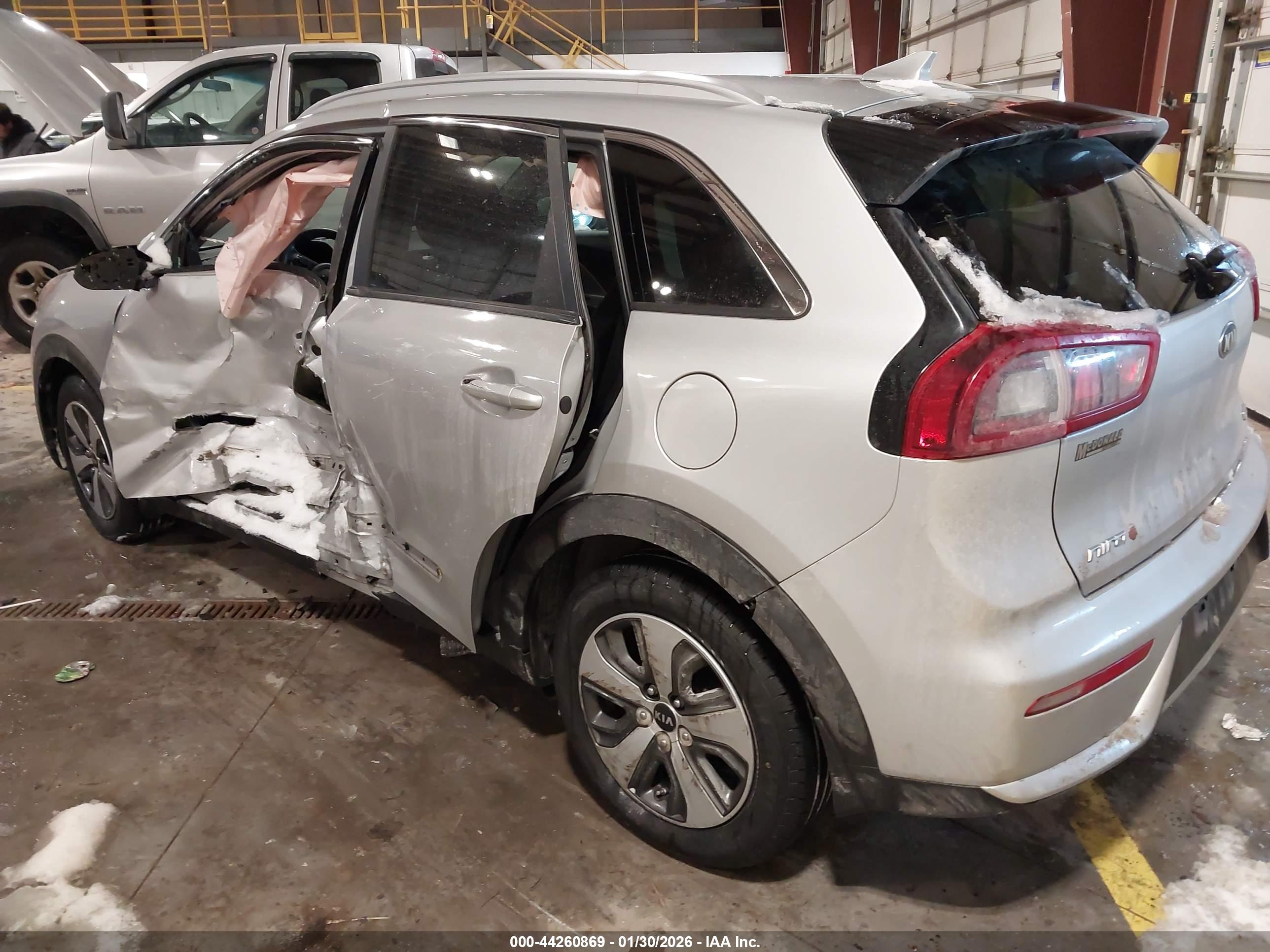 KIA NIRO image 3