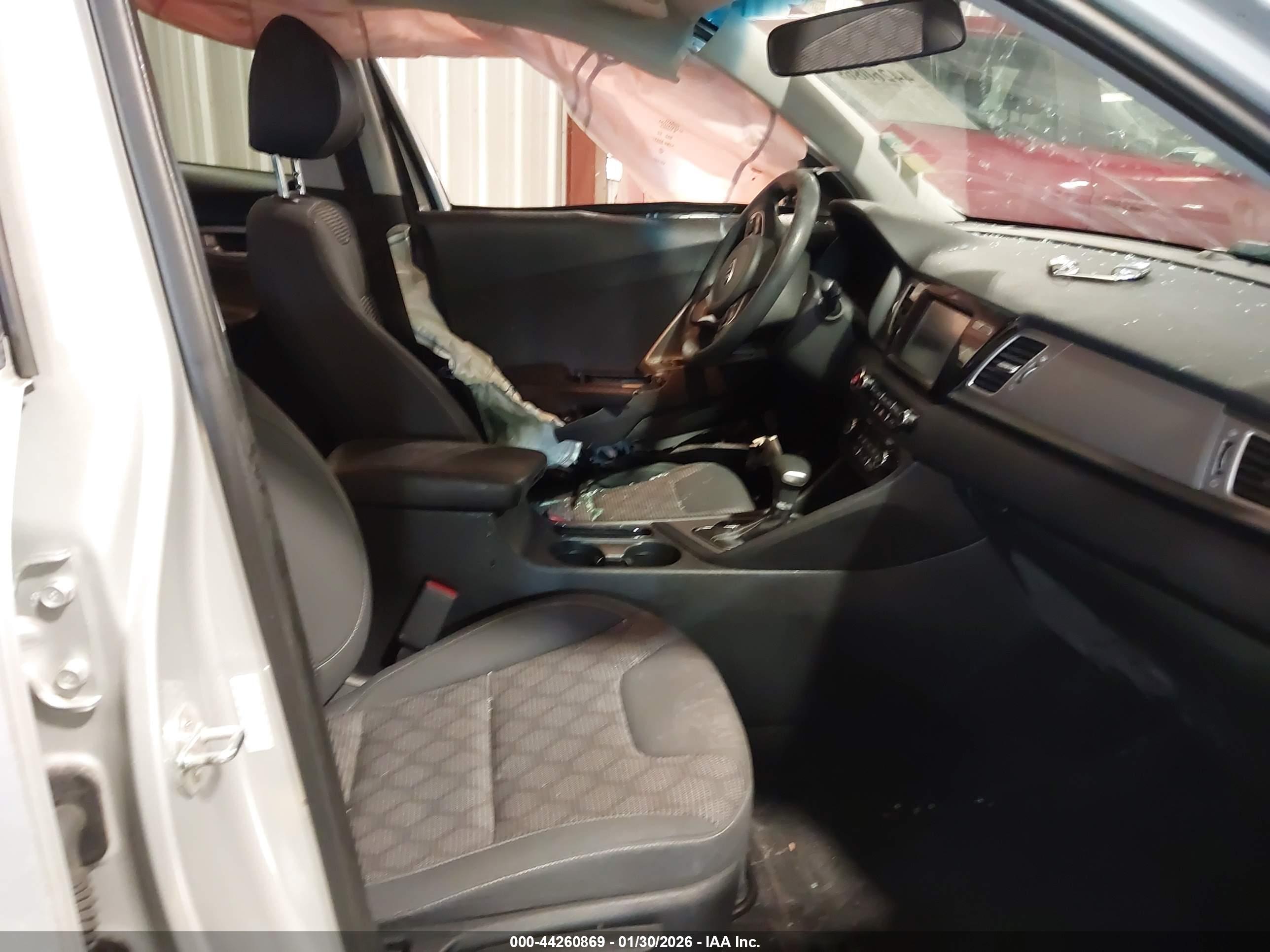 KIA NIRO image 5