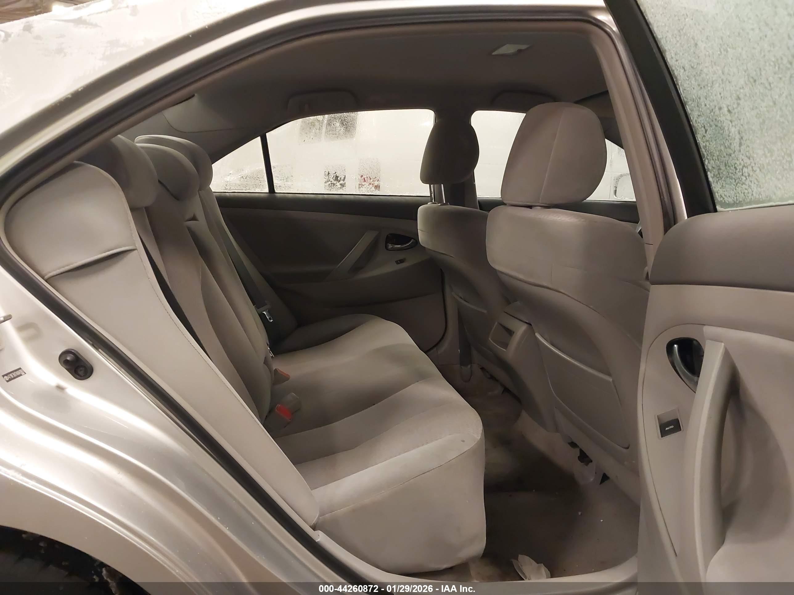 TOYOTA CAMRY image 8