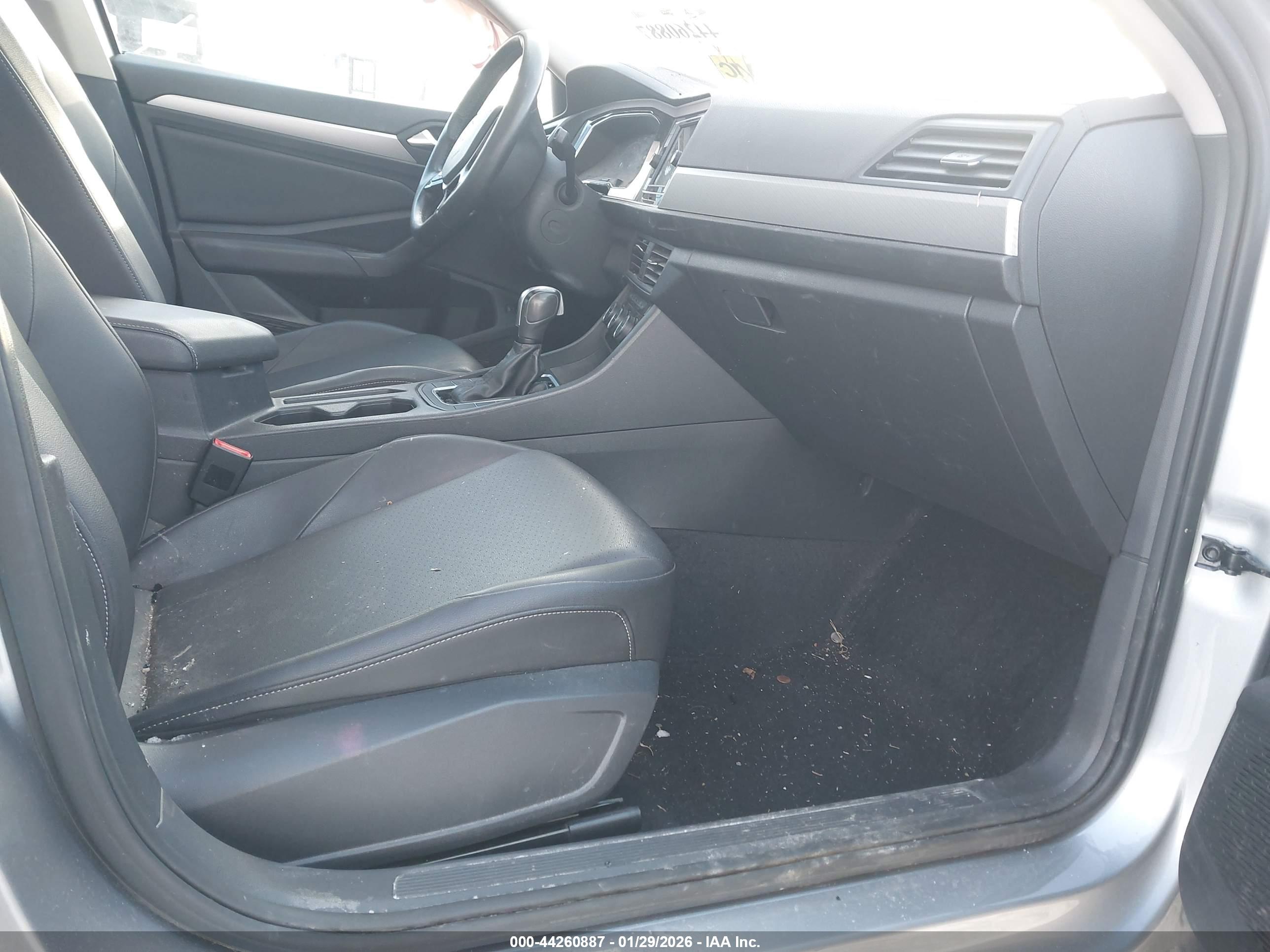 VOLKSWAGEN JETTA image 5