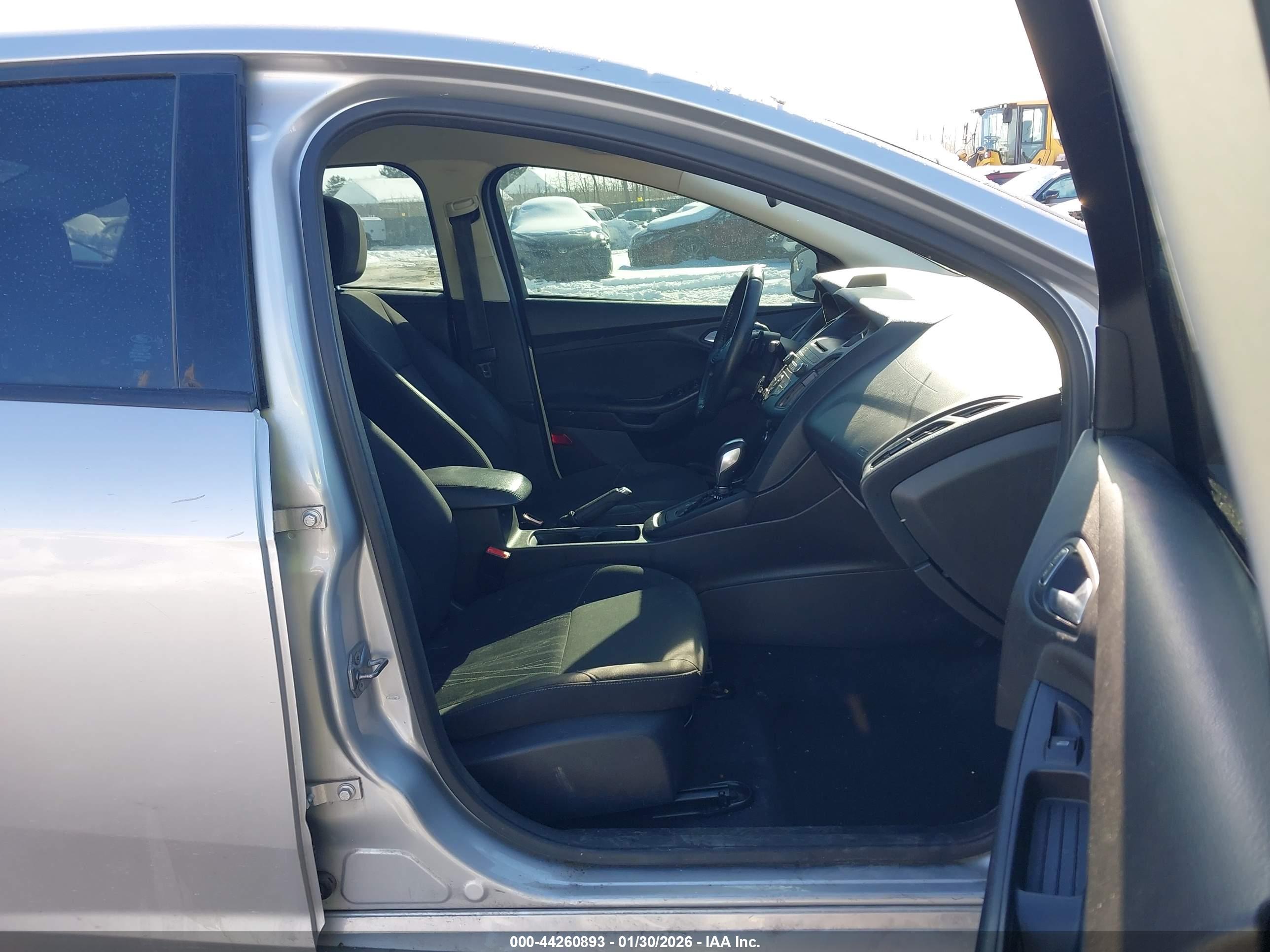 FORD FOCUS image 5
