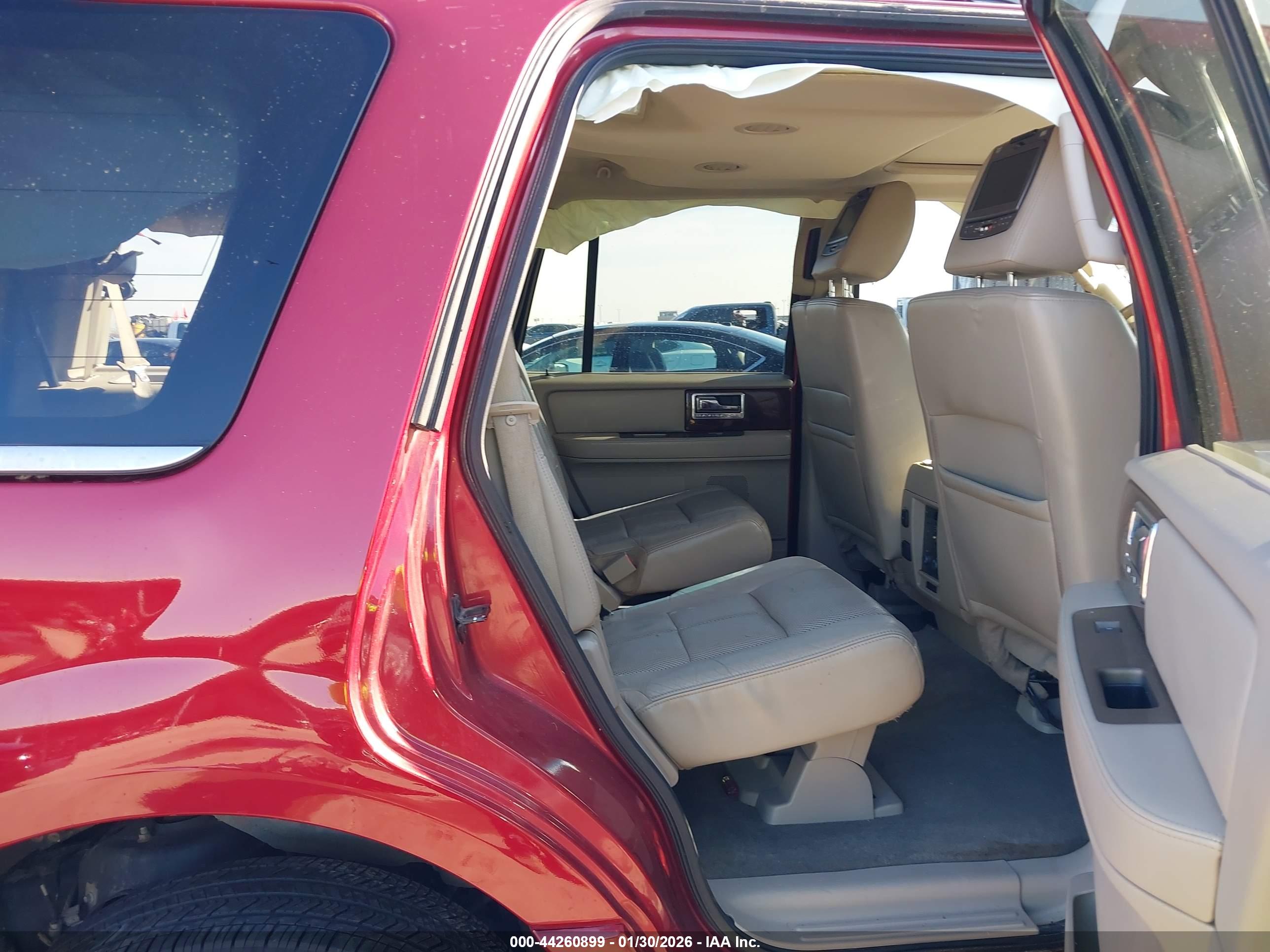 LINCOLN NAVIGATOR image 8