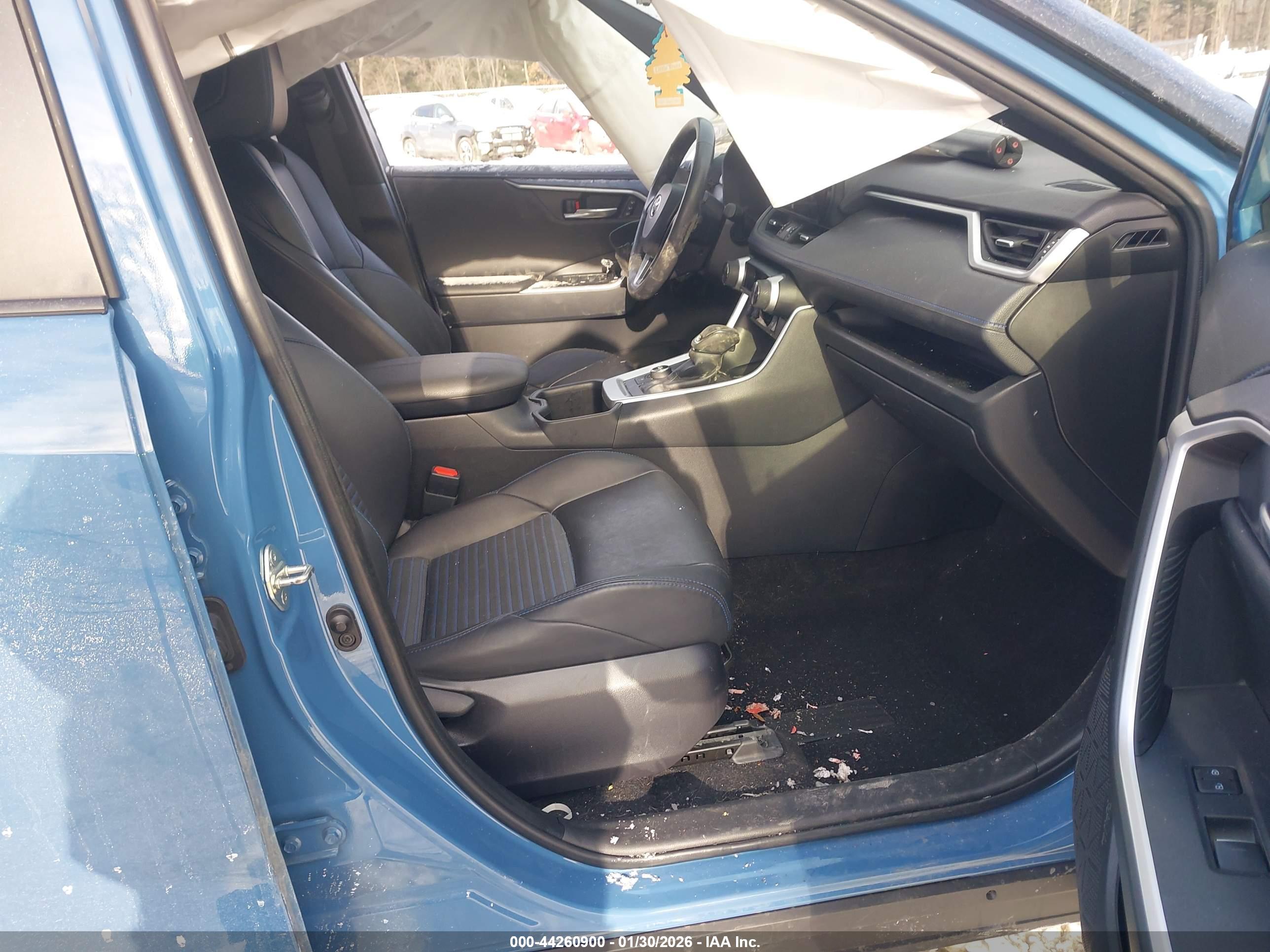 TOYOTA RAV4 image 5