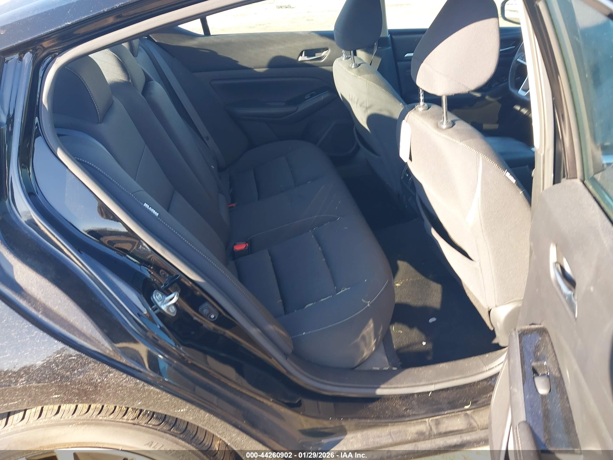 NISSAN ALTIMA image 8