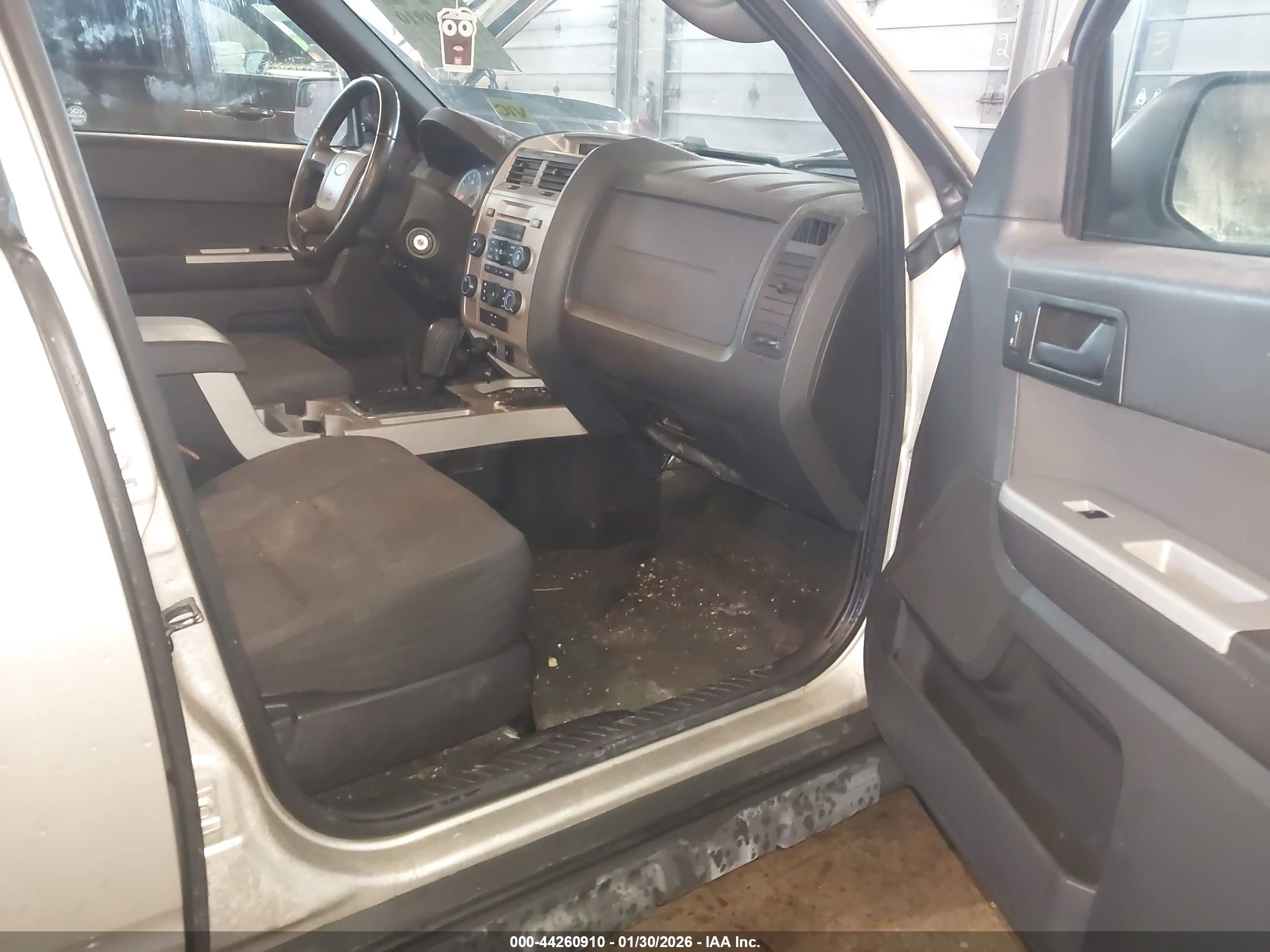 FORD ESCAPE image 5