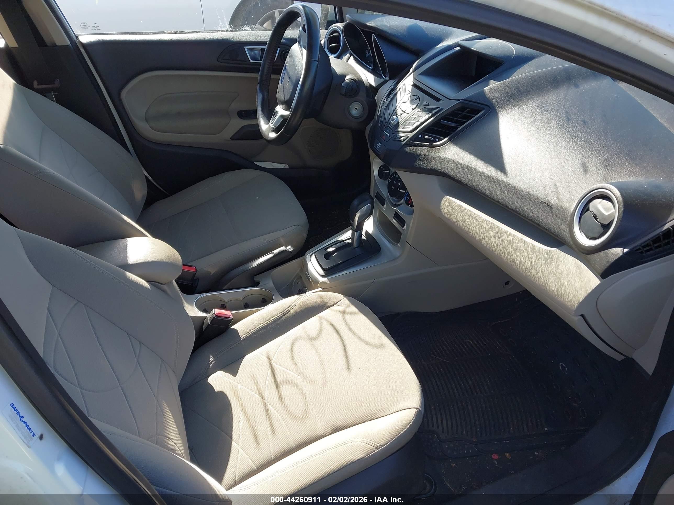 FORD FIESTA image 5