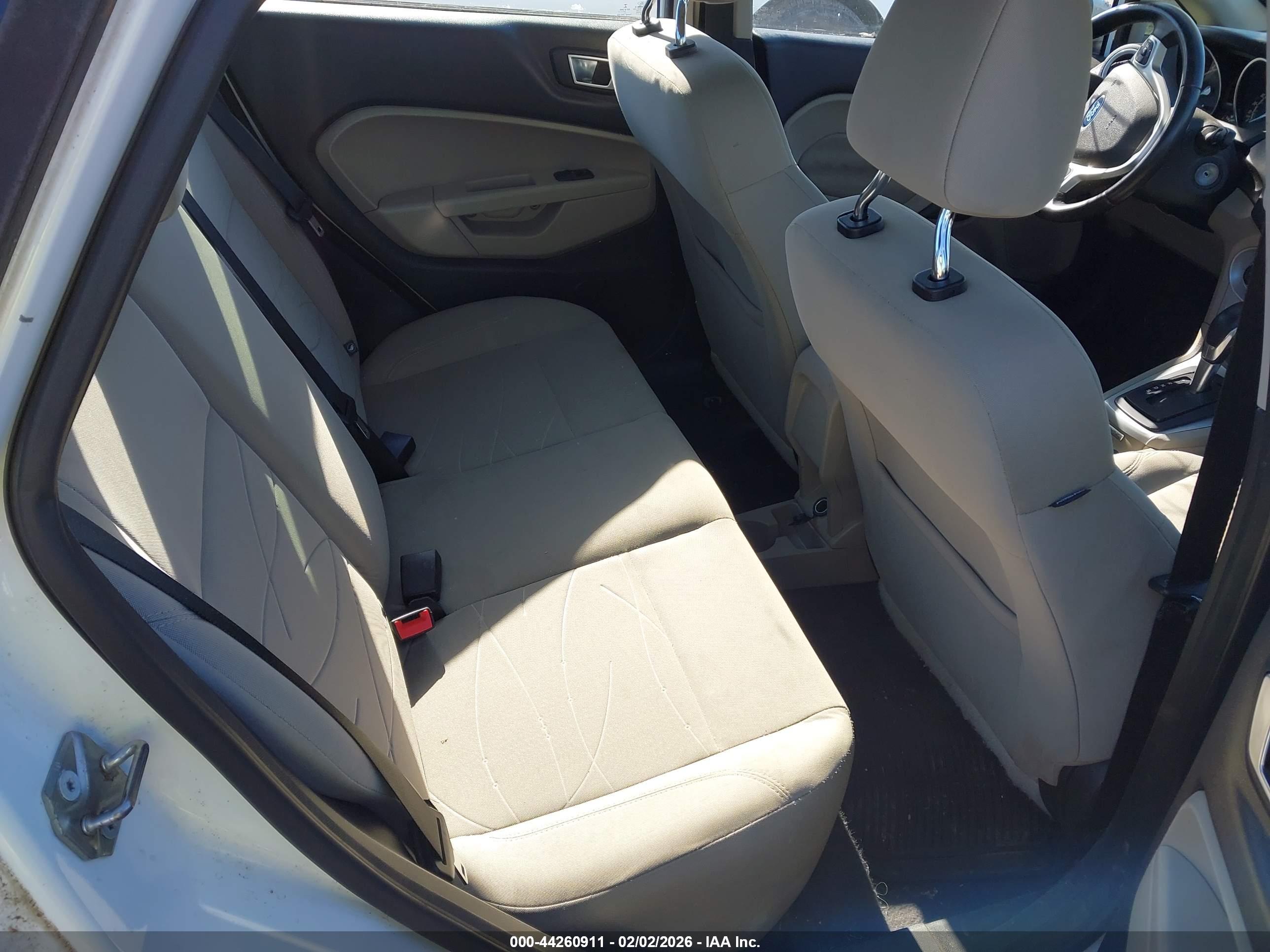 FORD FIESTA image 8