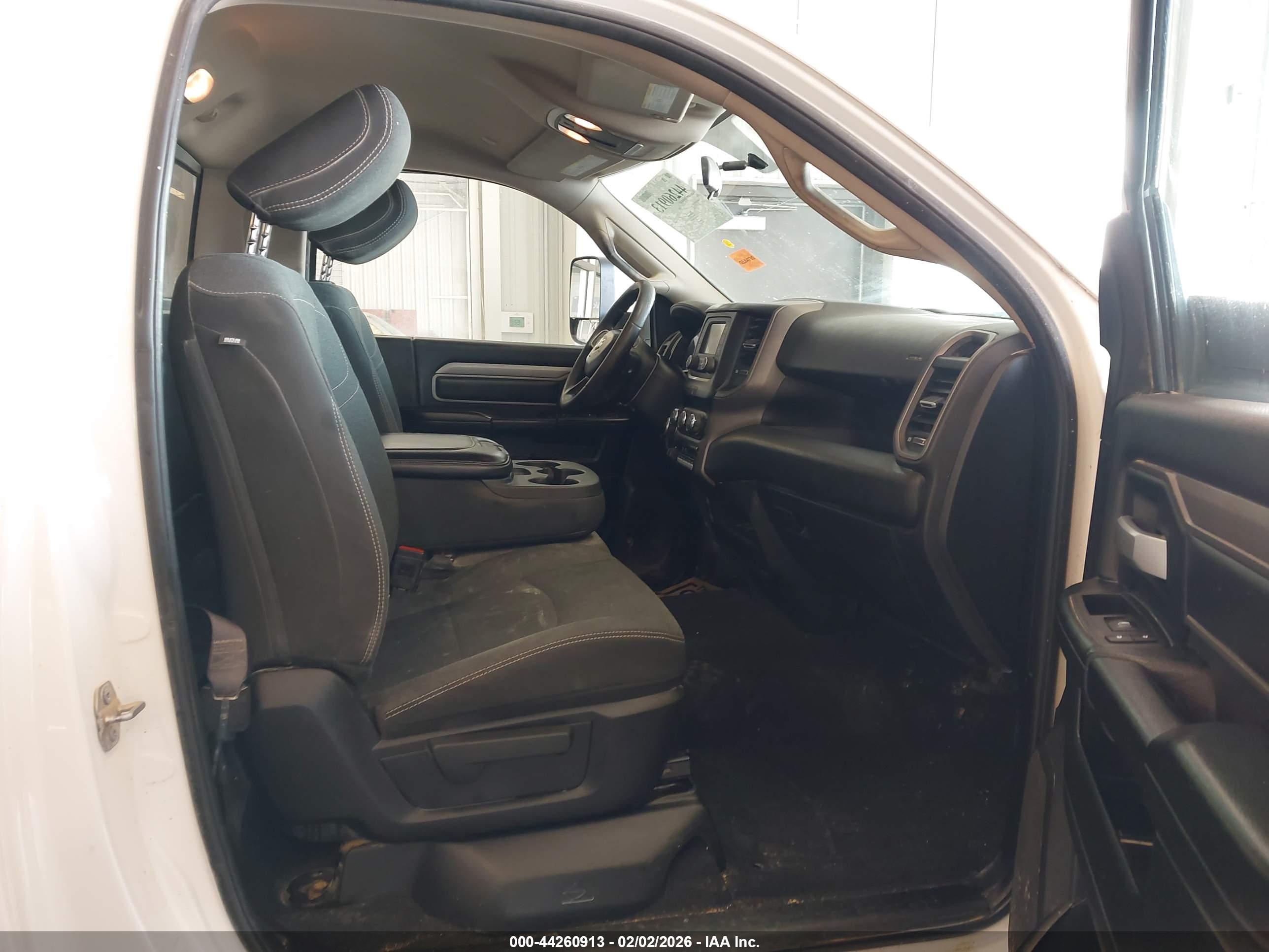 RAM 2500 image 5