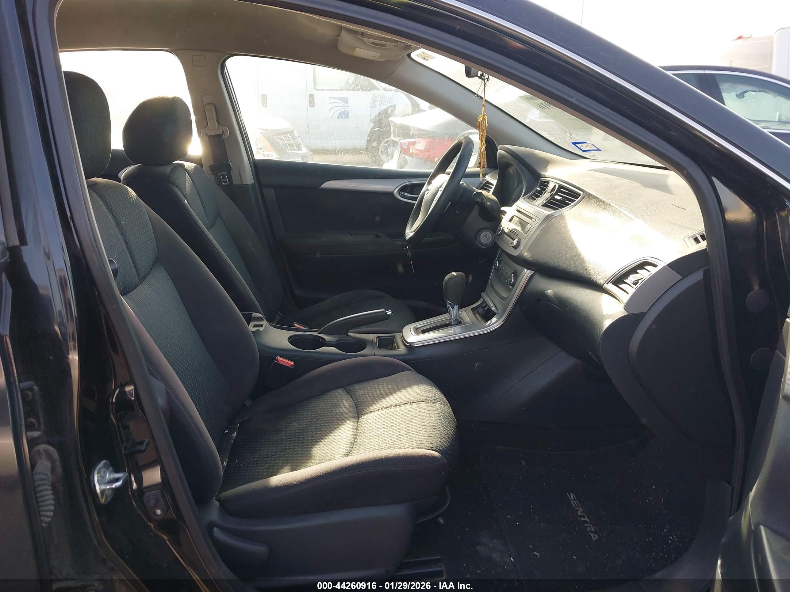 NISSAN SENTRA image 5