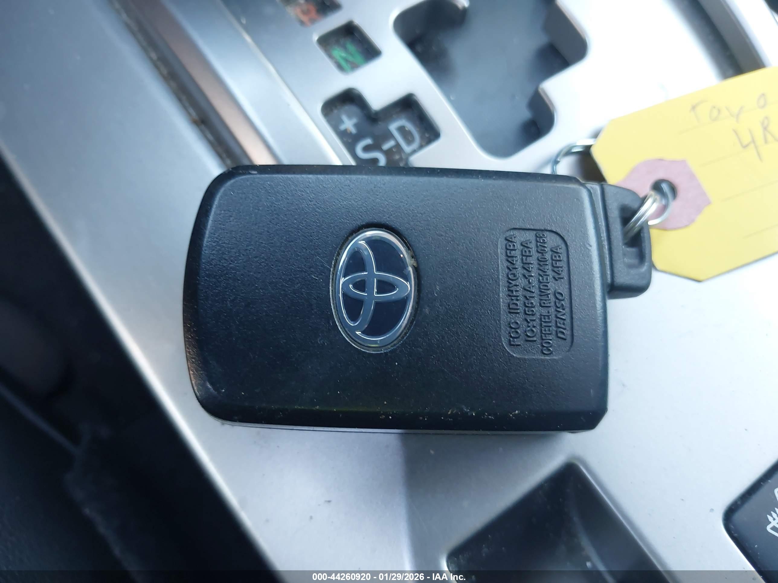 TOYOTA 4RUNNER image 11
