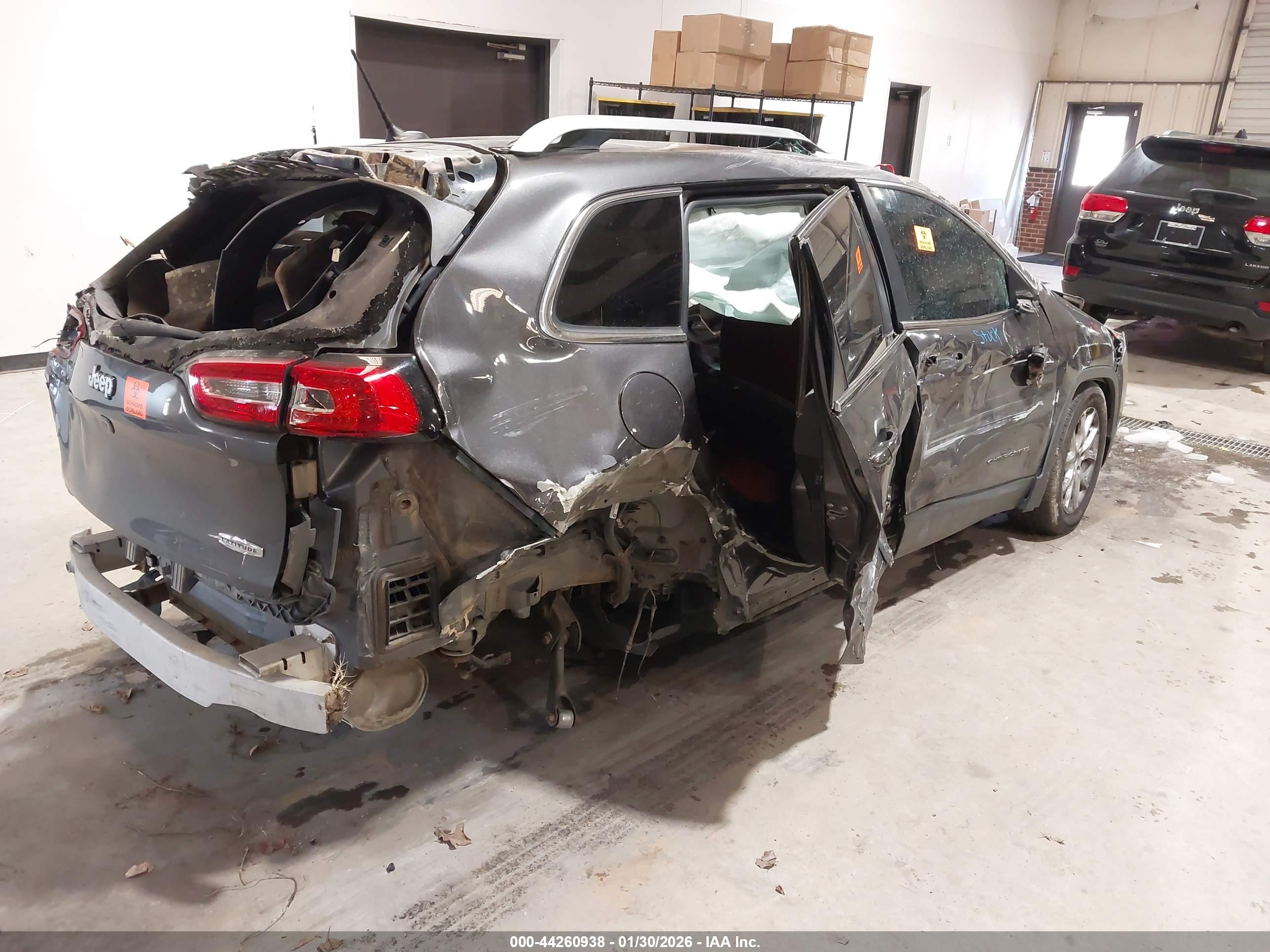 JEEP CHEROKEE image 4
