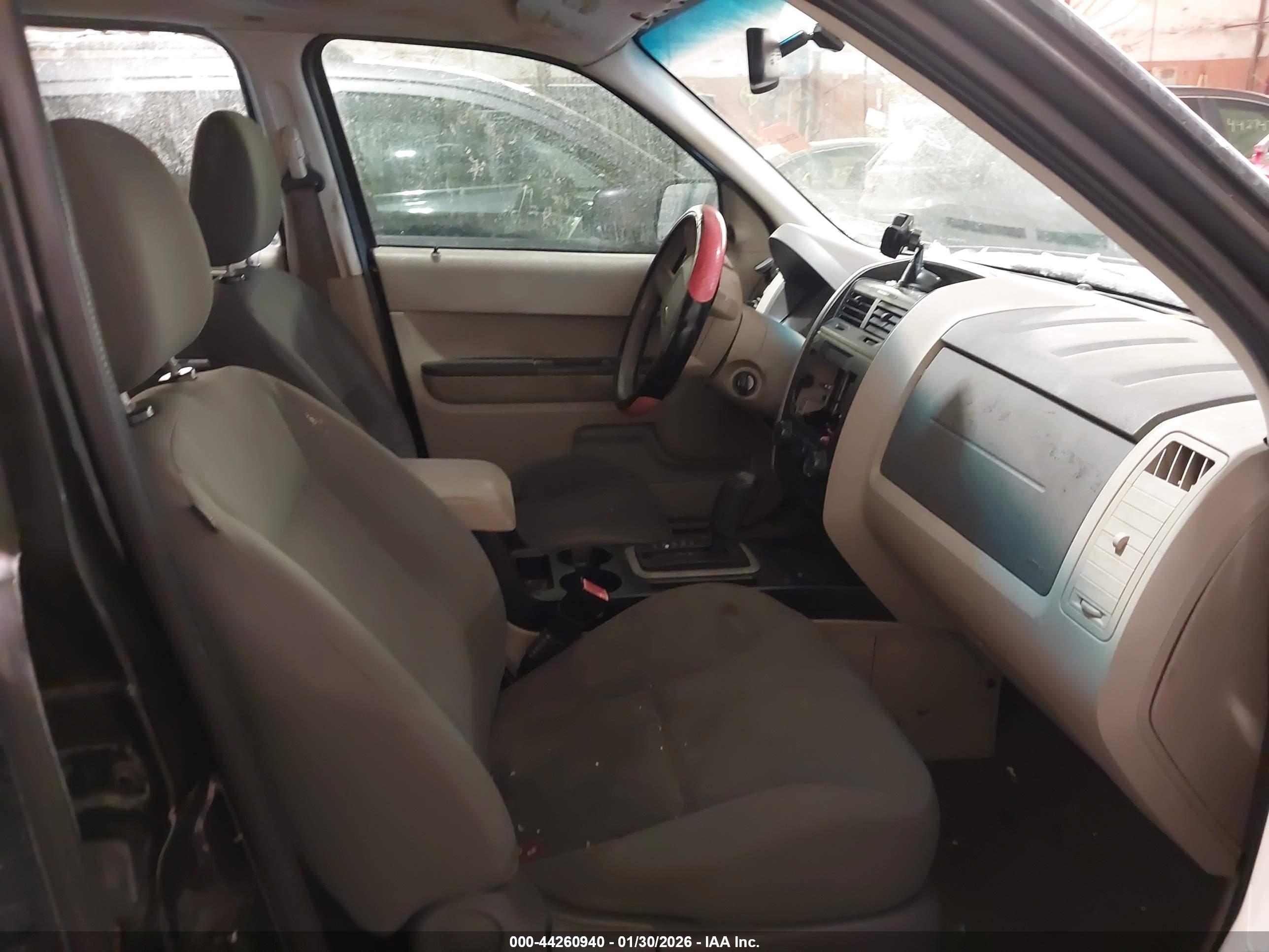 FORD ESCAPE image 5