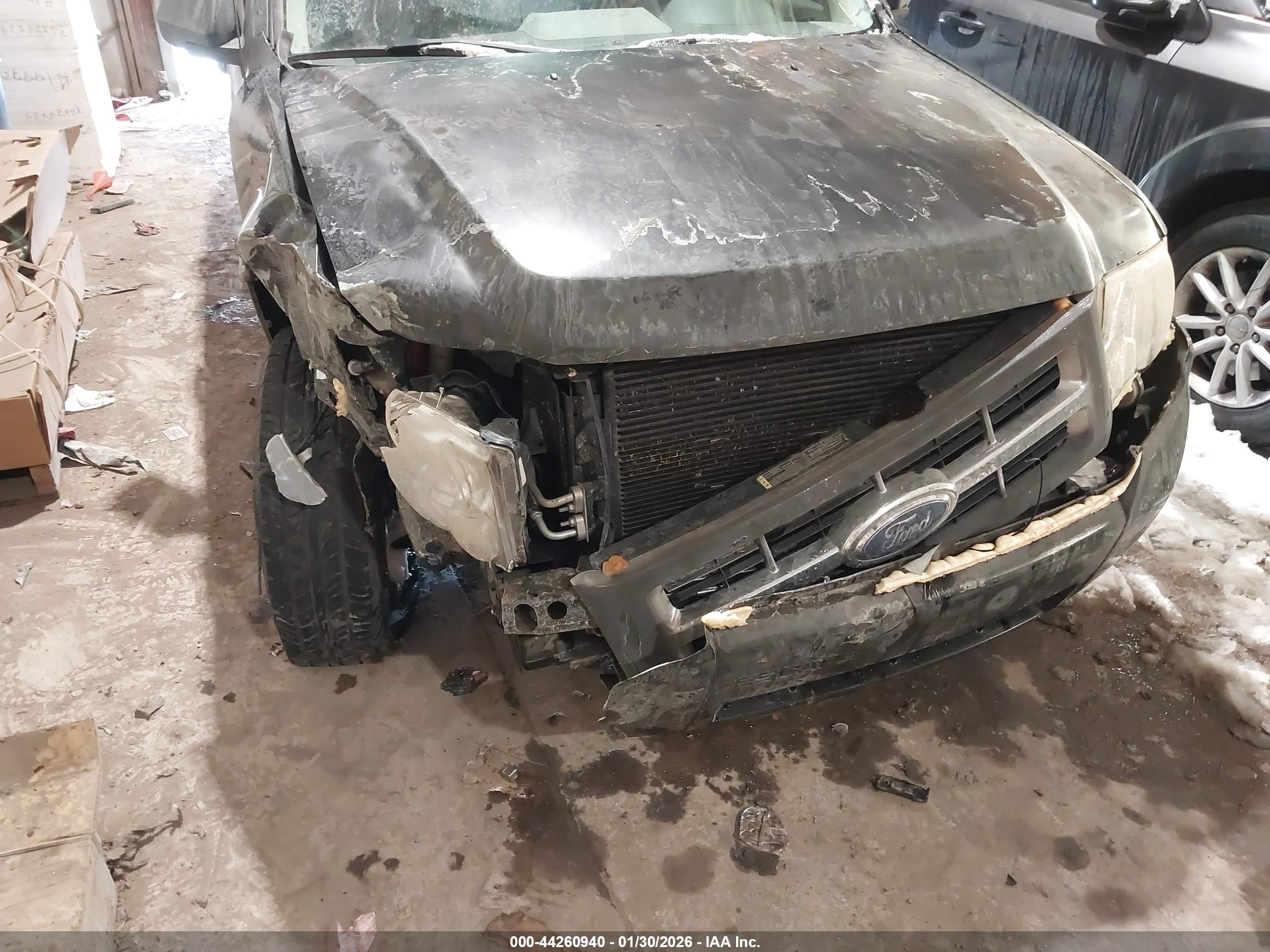 FORD ESCAPE image 6