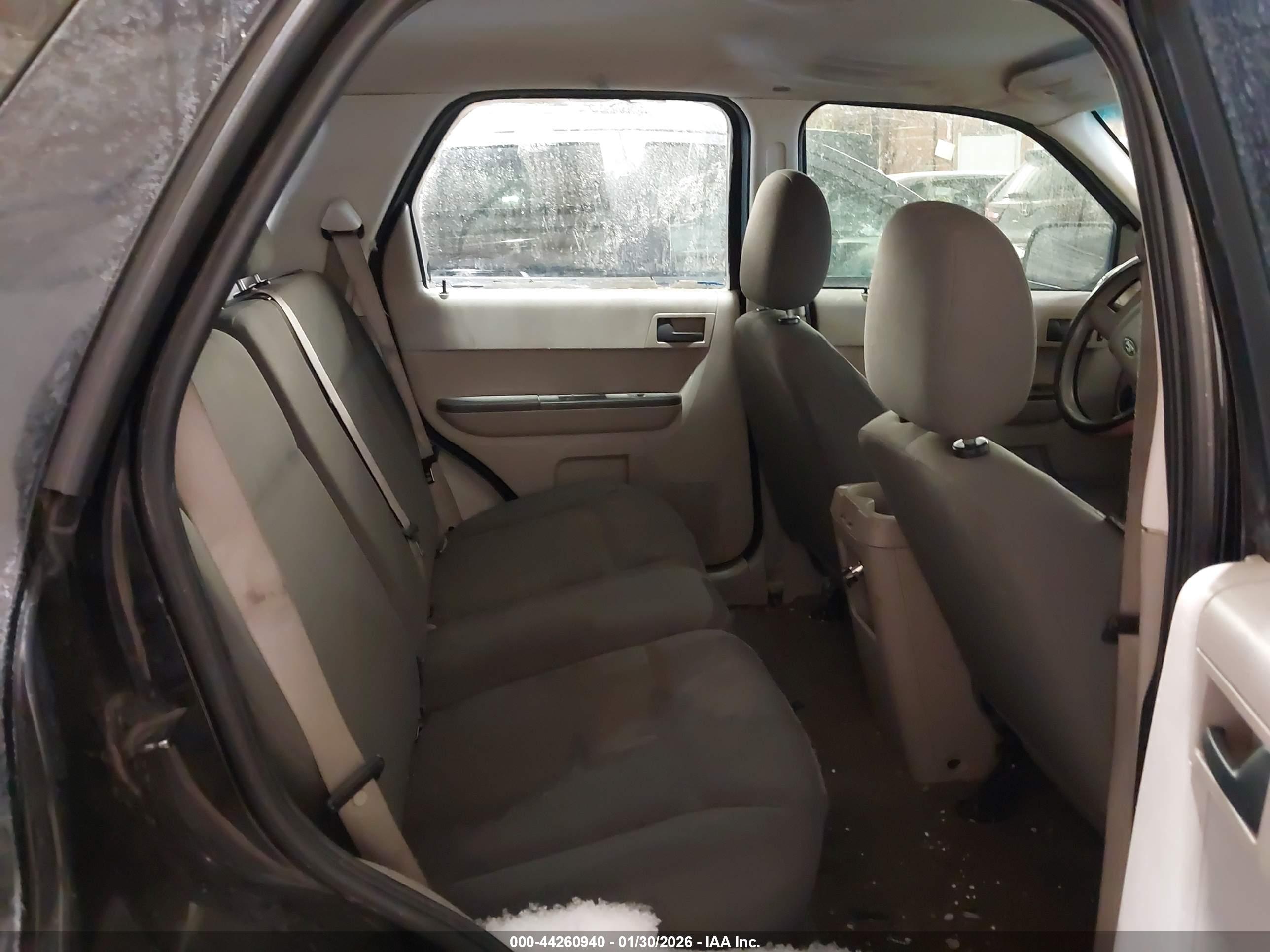 FORD ESCAPE image 8