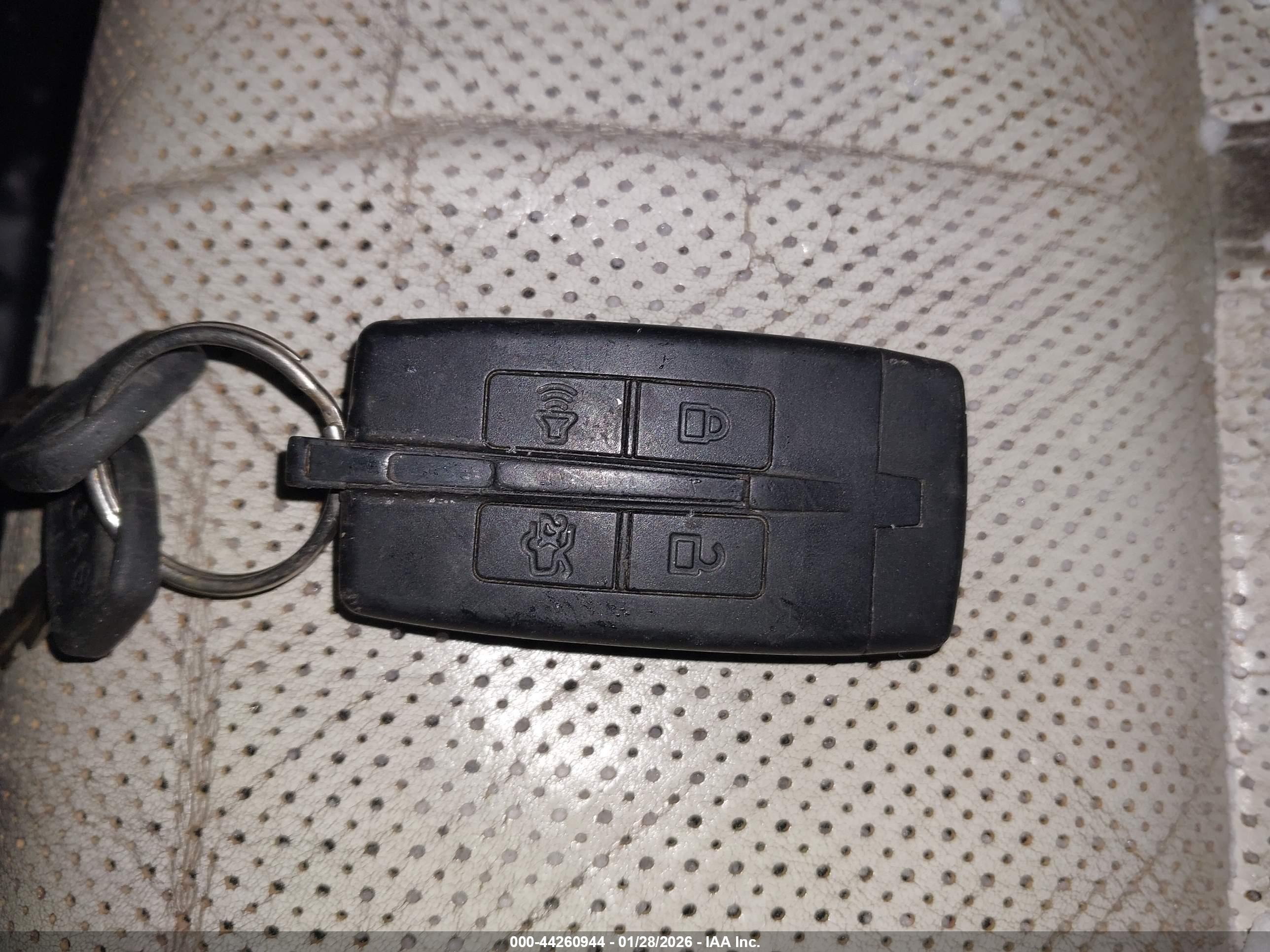 LINCOLN MKS image 11
