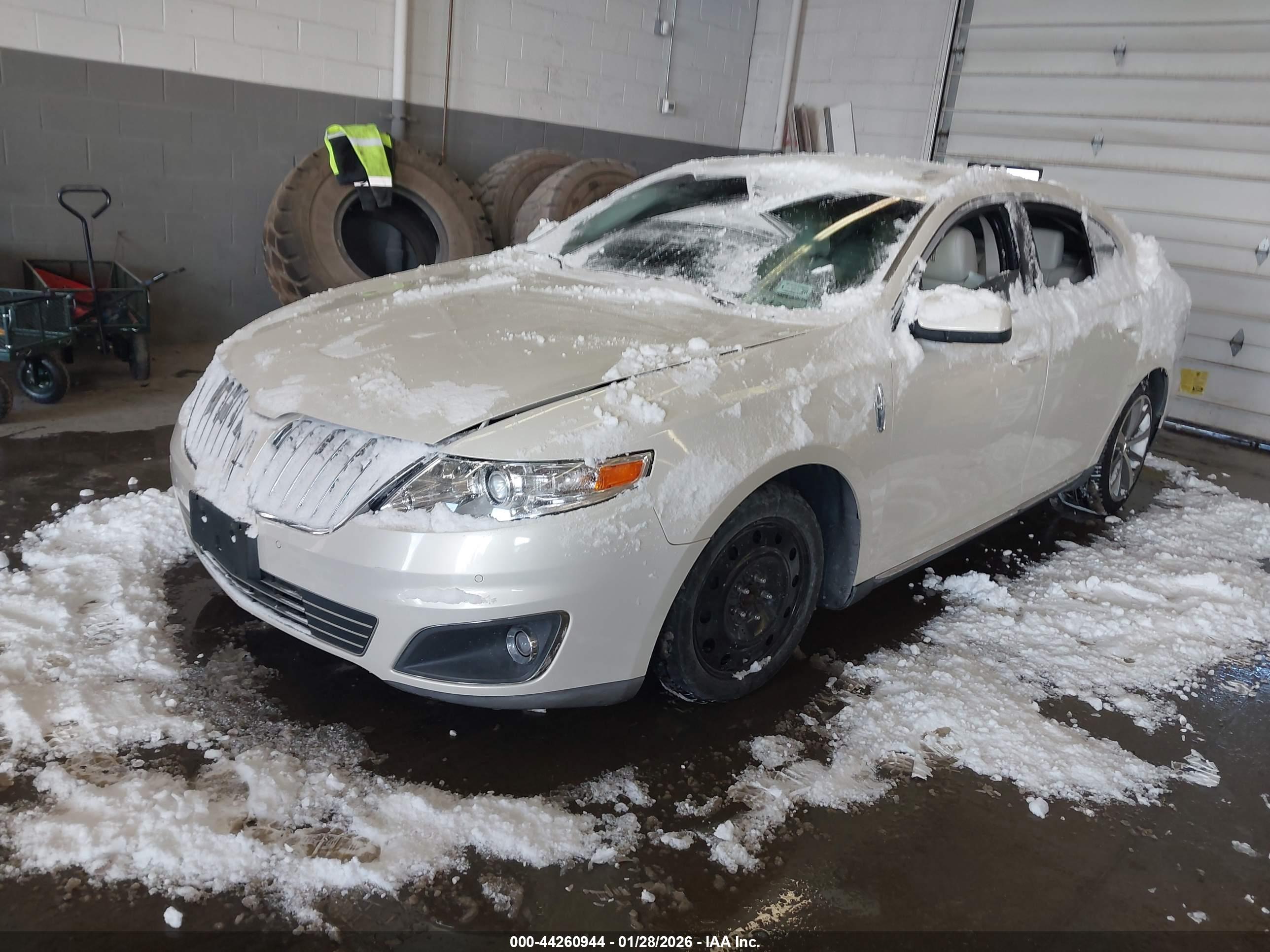 LINCOLN MKS image 2