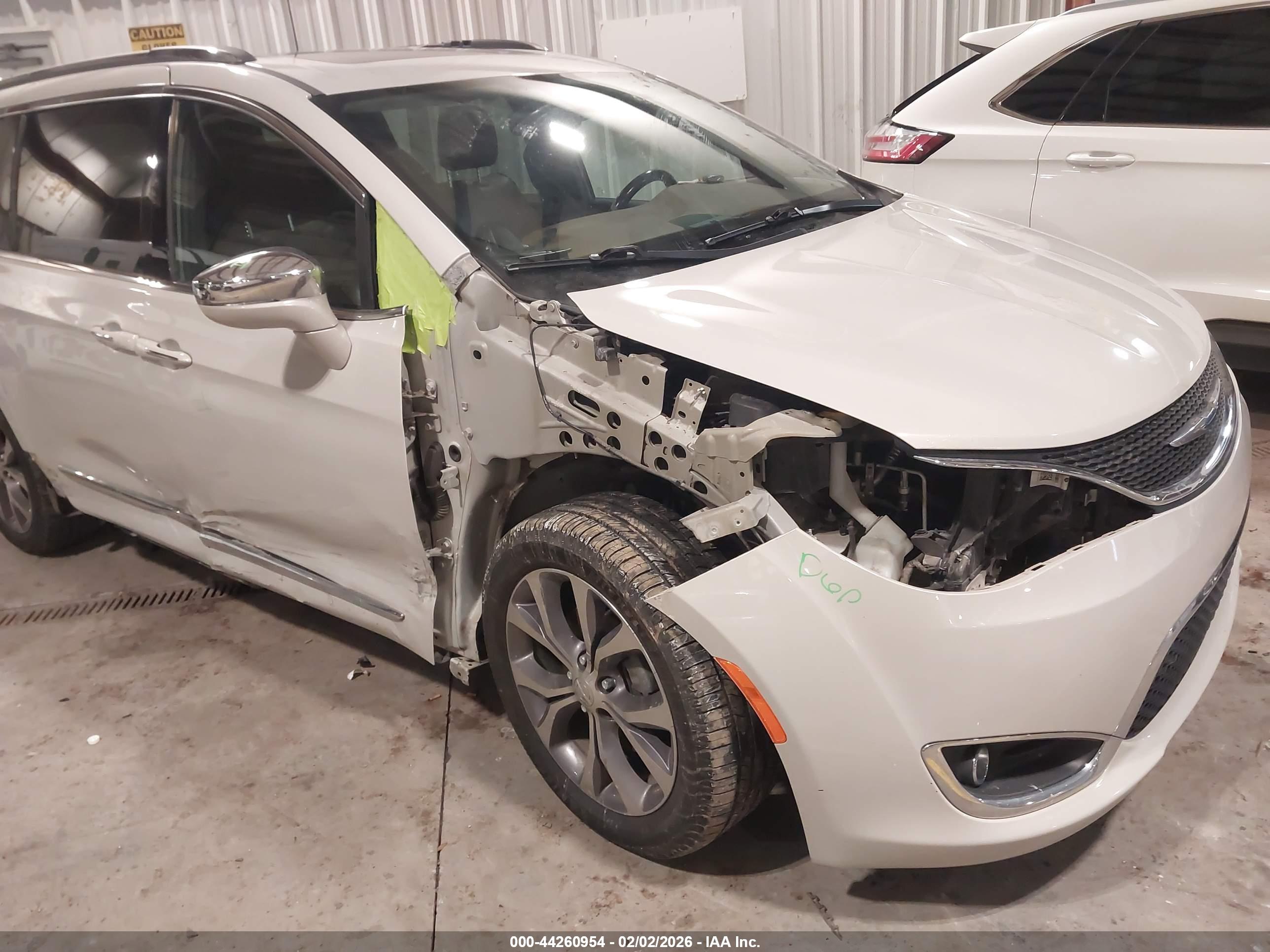 CHRYSLER PACIFICA image 6