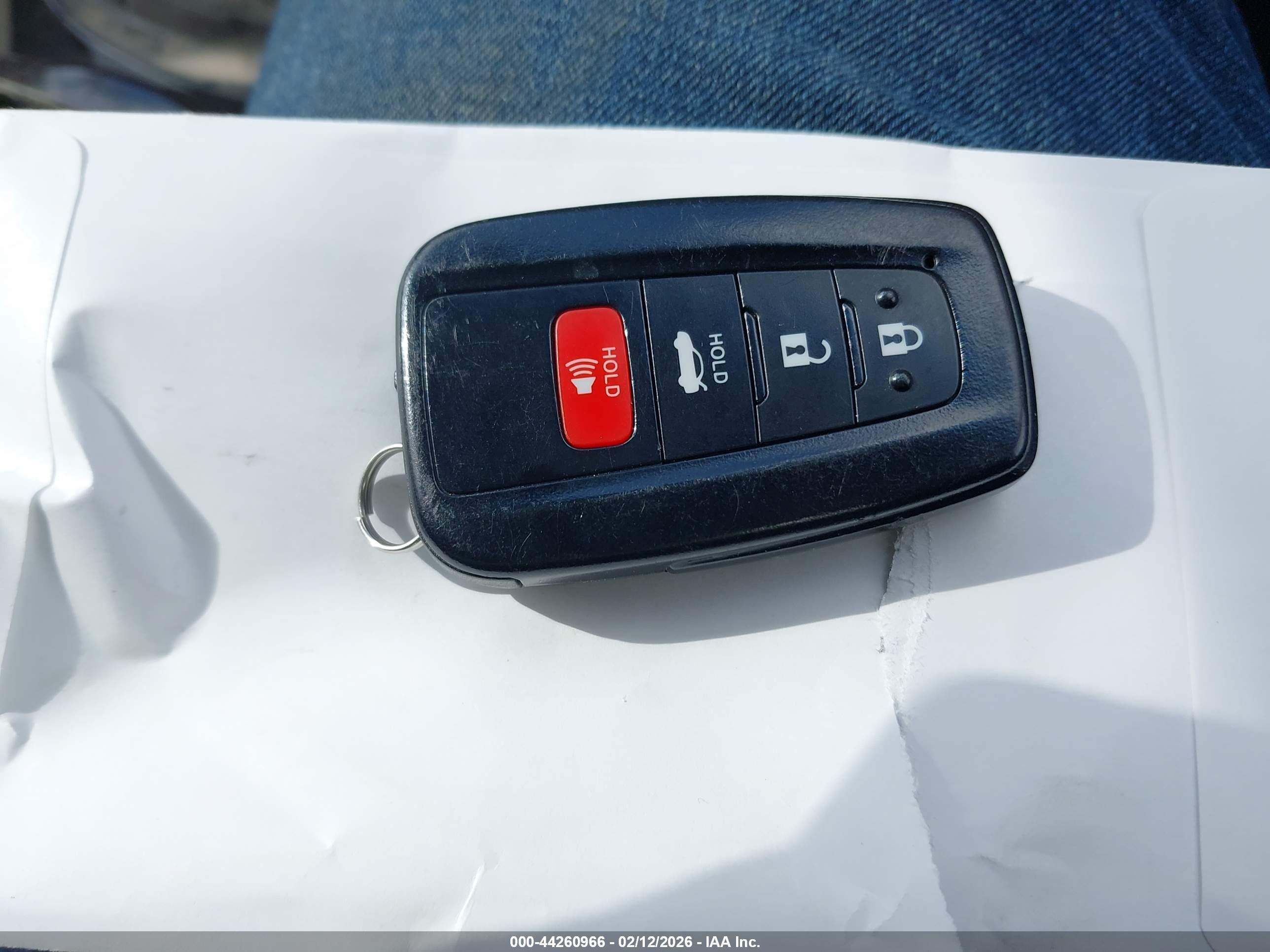 TOYOTA CAMRY image 11