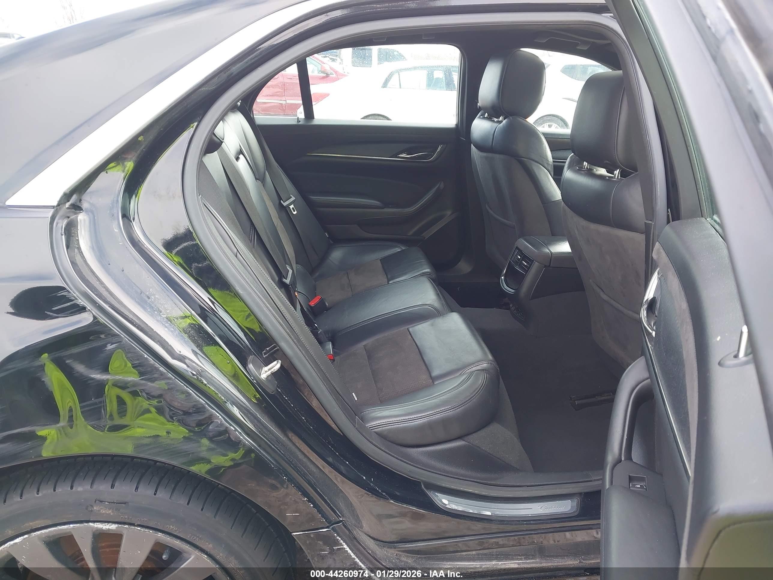 CADILLAC CTS image 8
