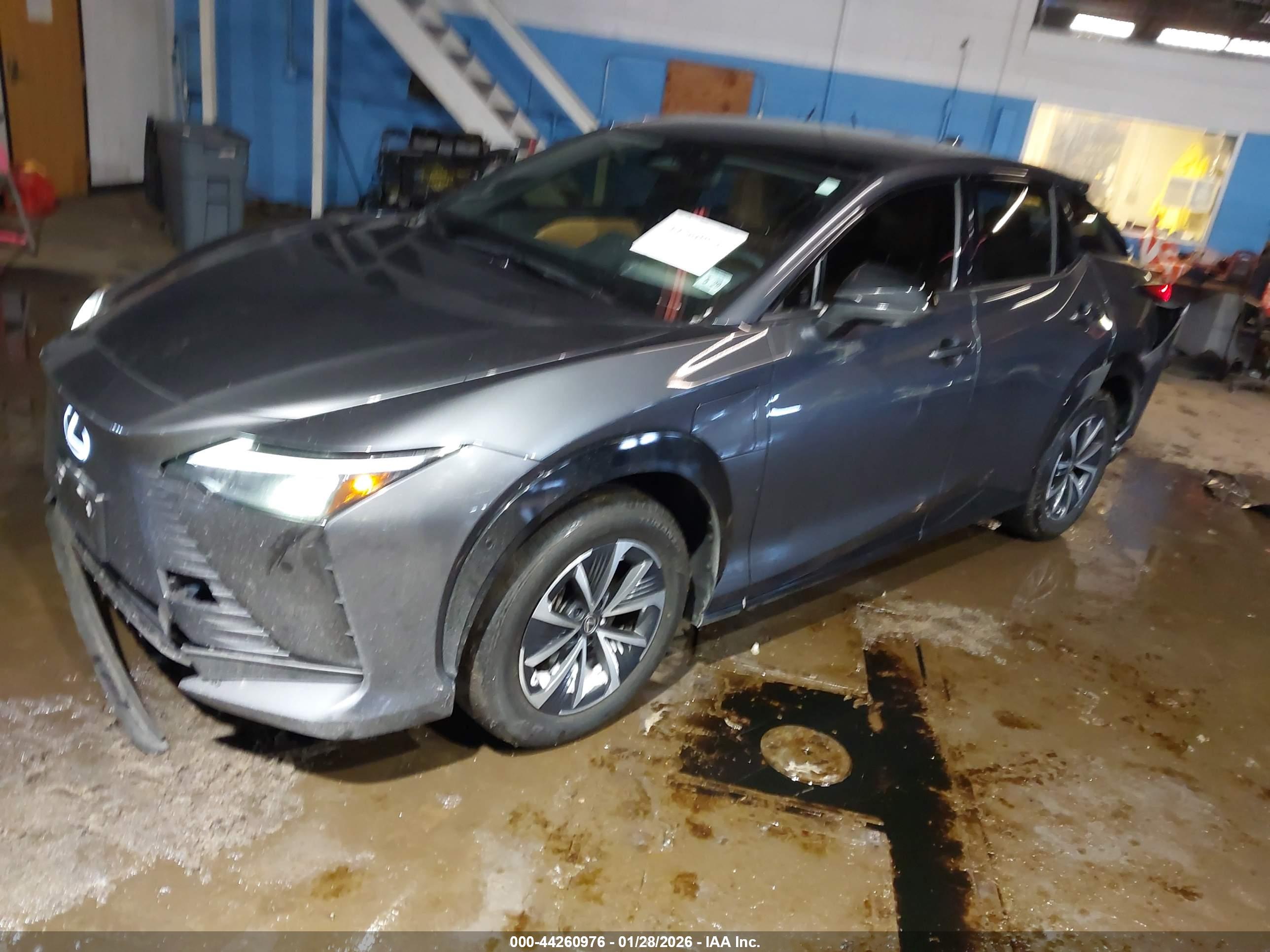 LEXUS RZ image 2
