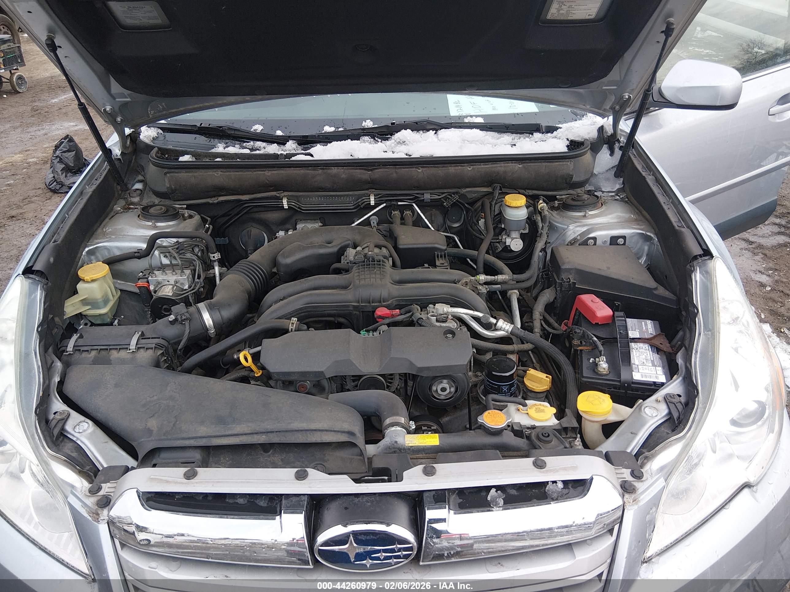 SUBARU OUTBACK image 10