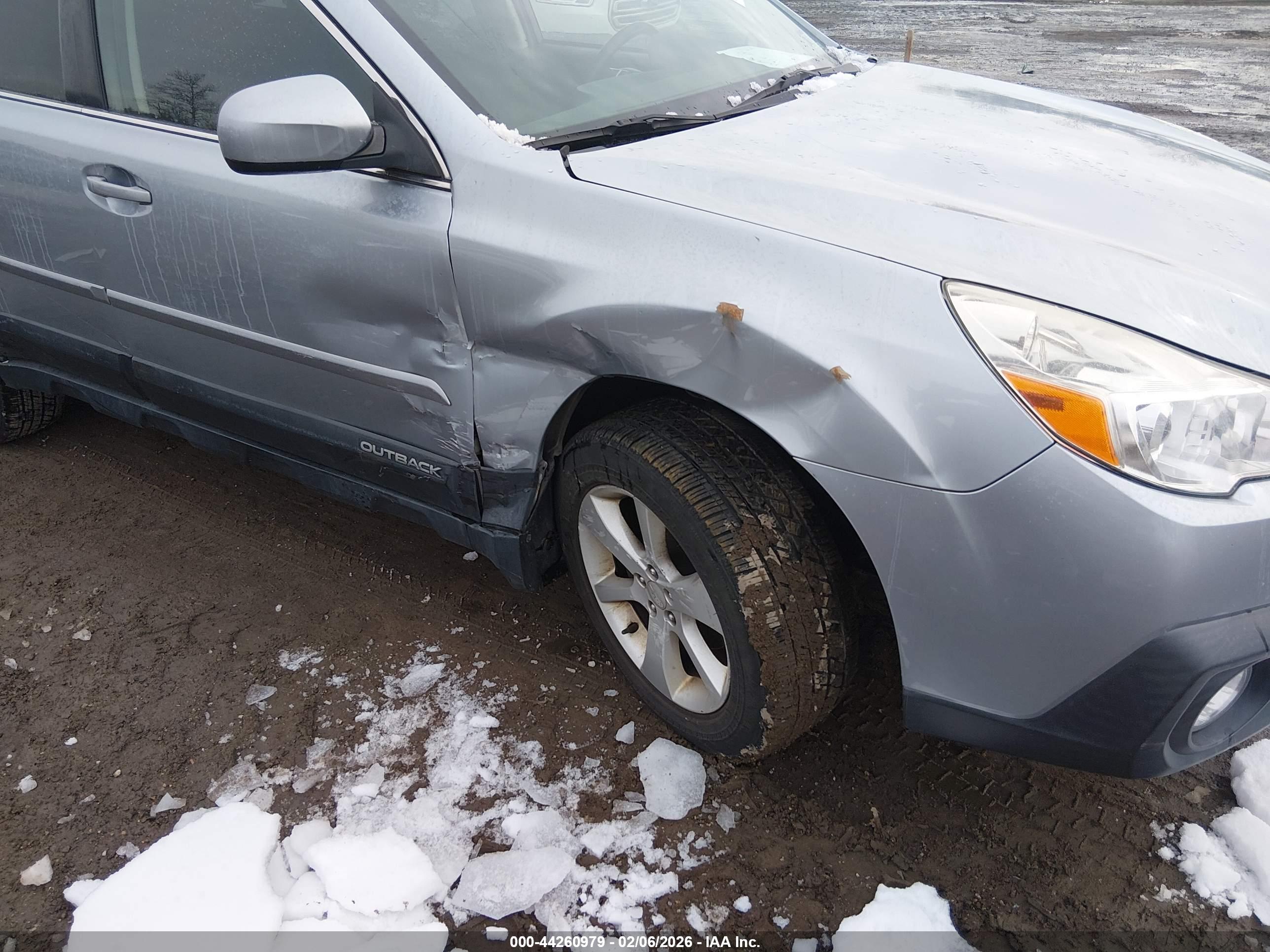 SUBARU OUTBACK image 6