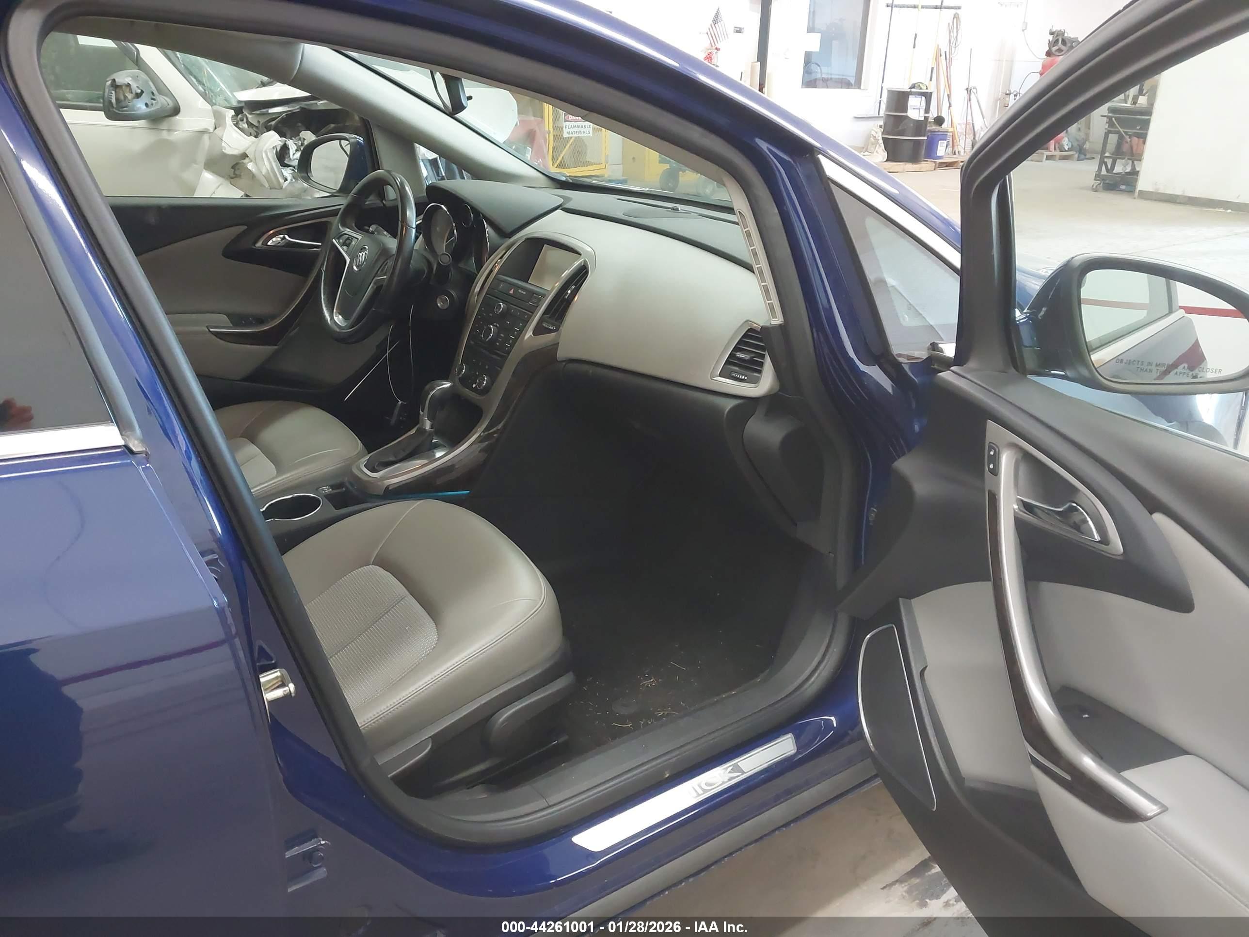 BUICK VERANO image 5