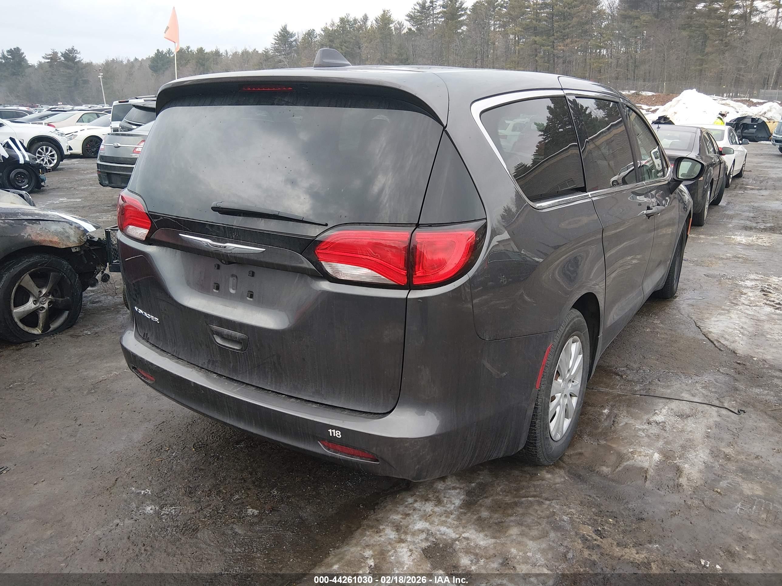 CHRYSLER VOYAGER image 4