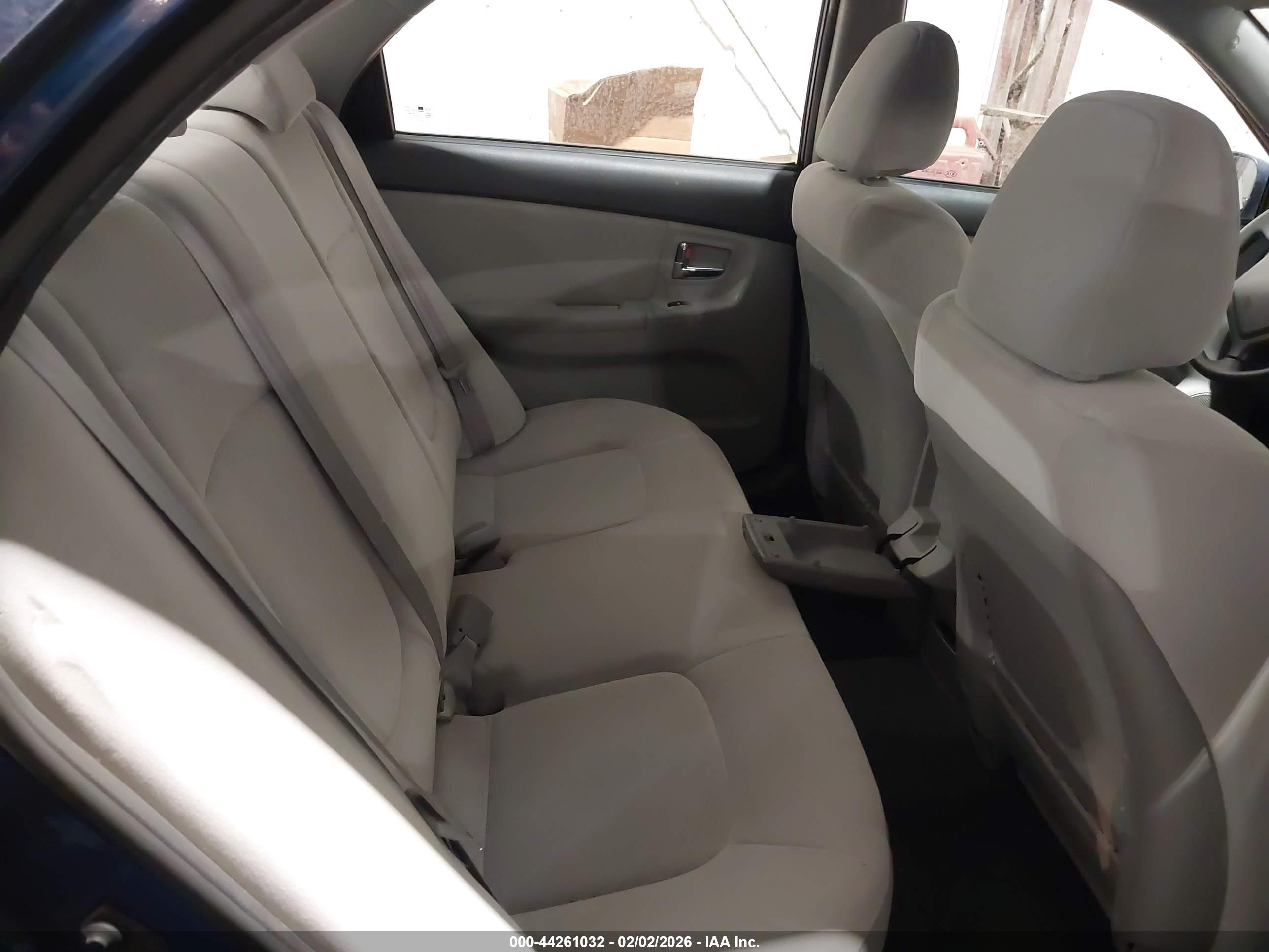 KIA SPECTRA image 8
