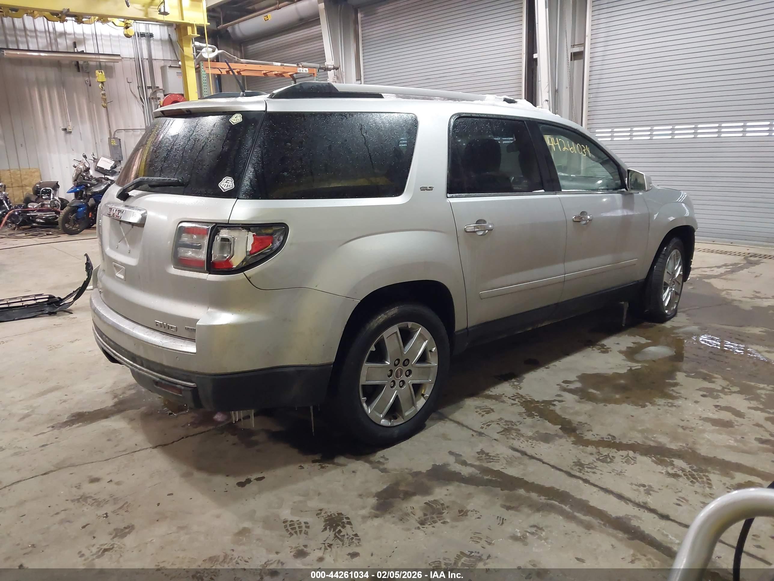 GMC ACADIA image 4