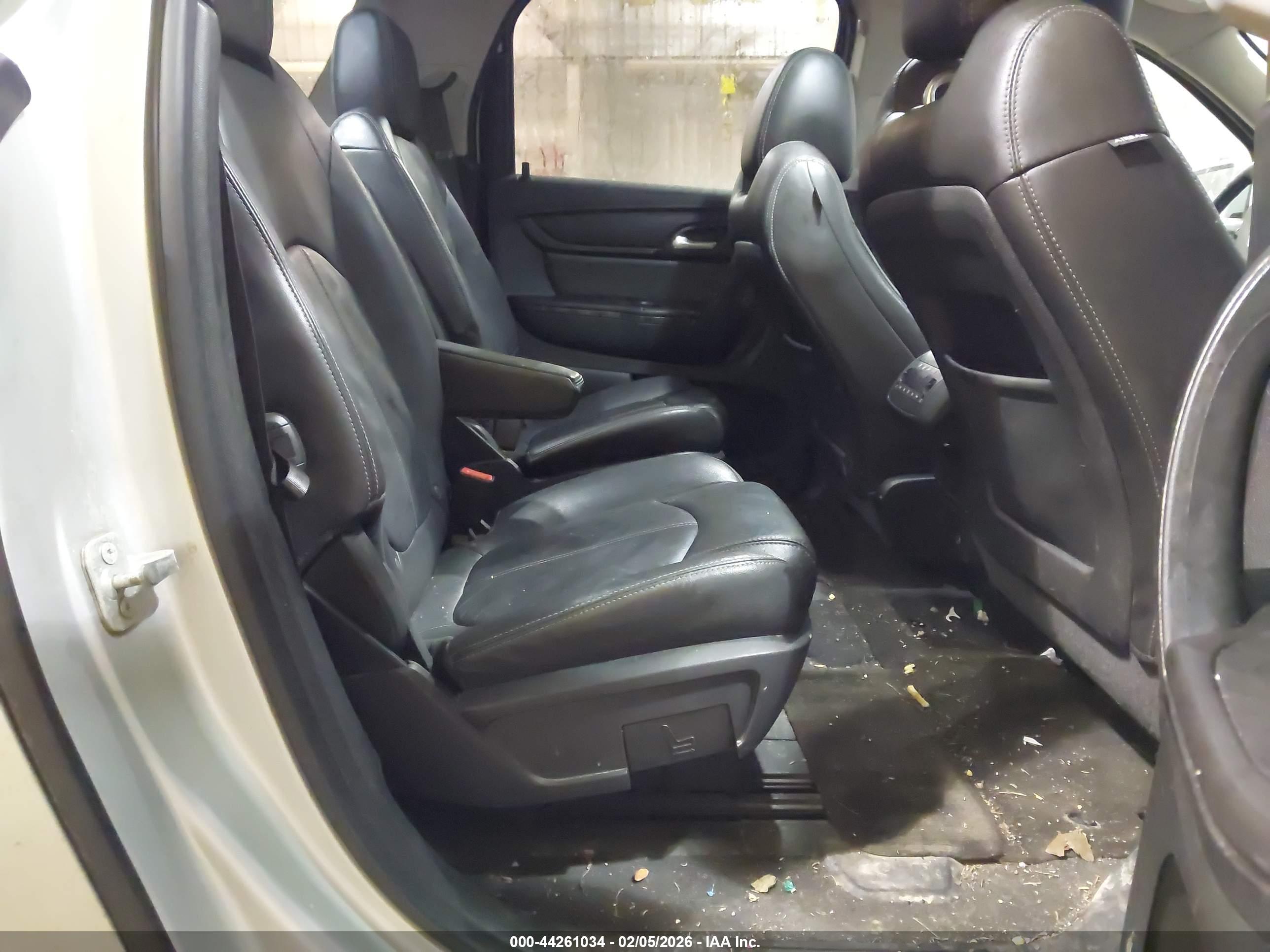 GMC ACADIA image 8