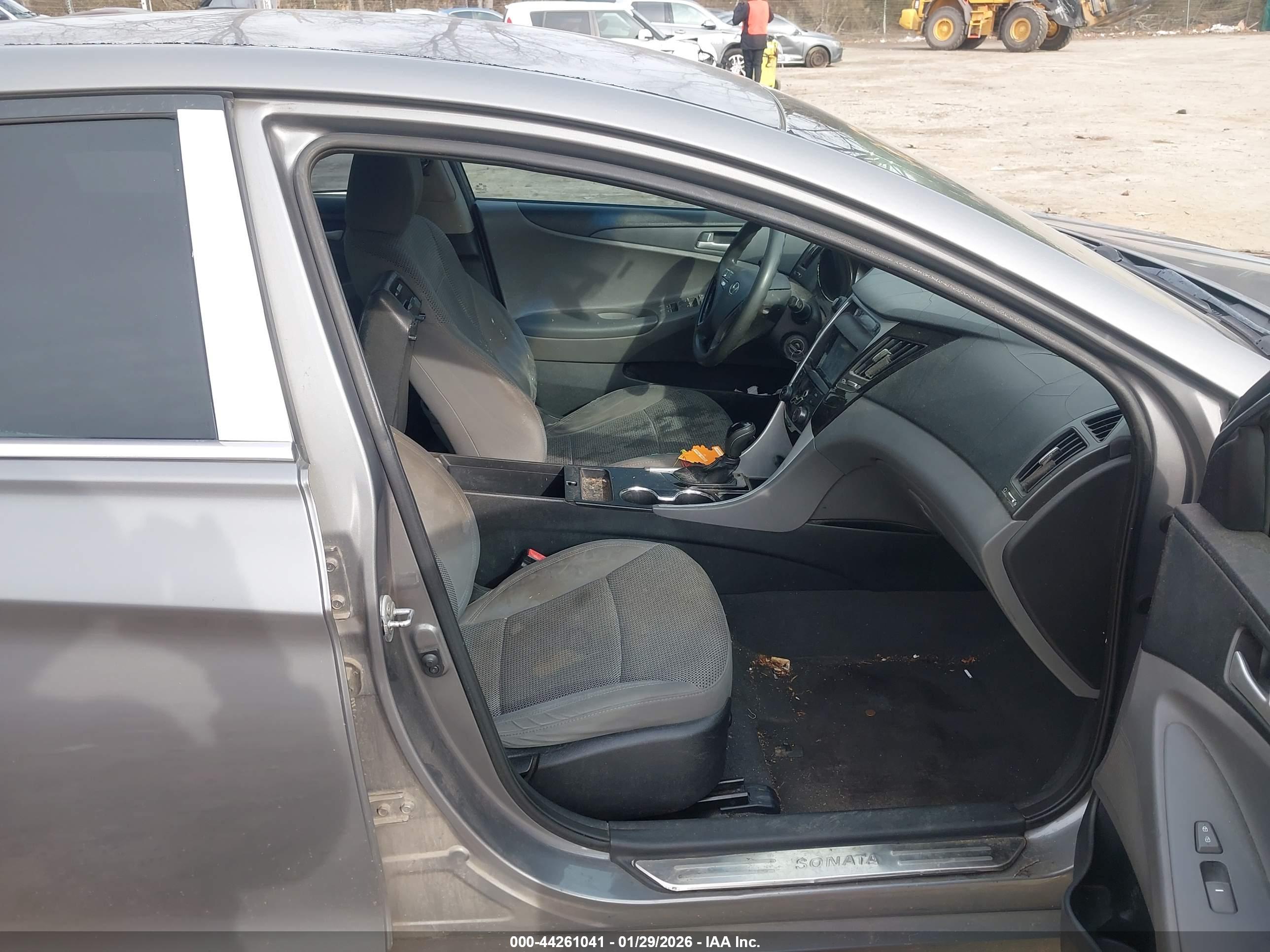 HYUNDAI SONATA image 5