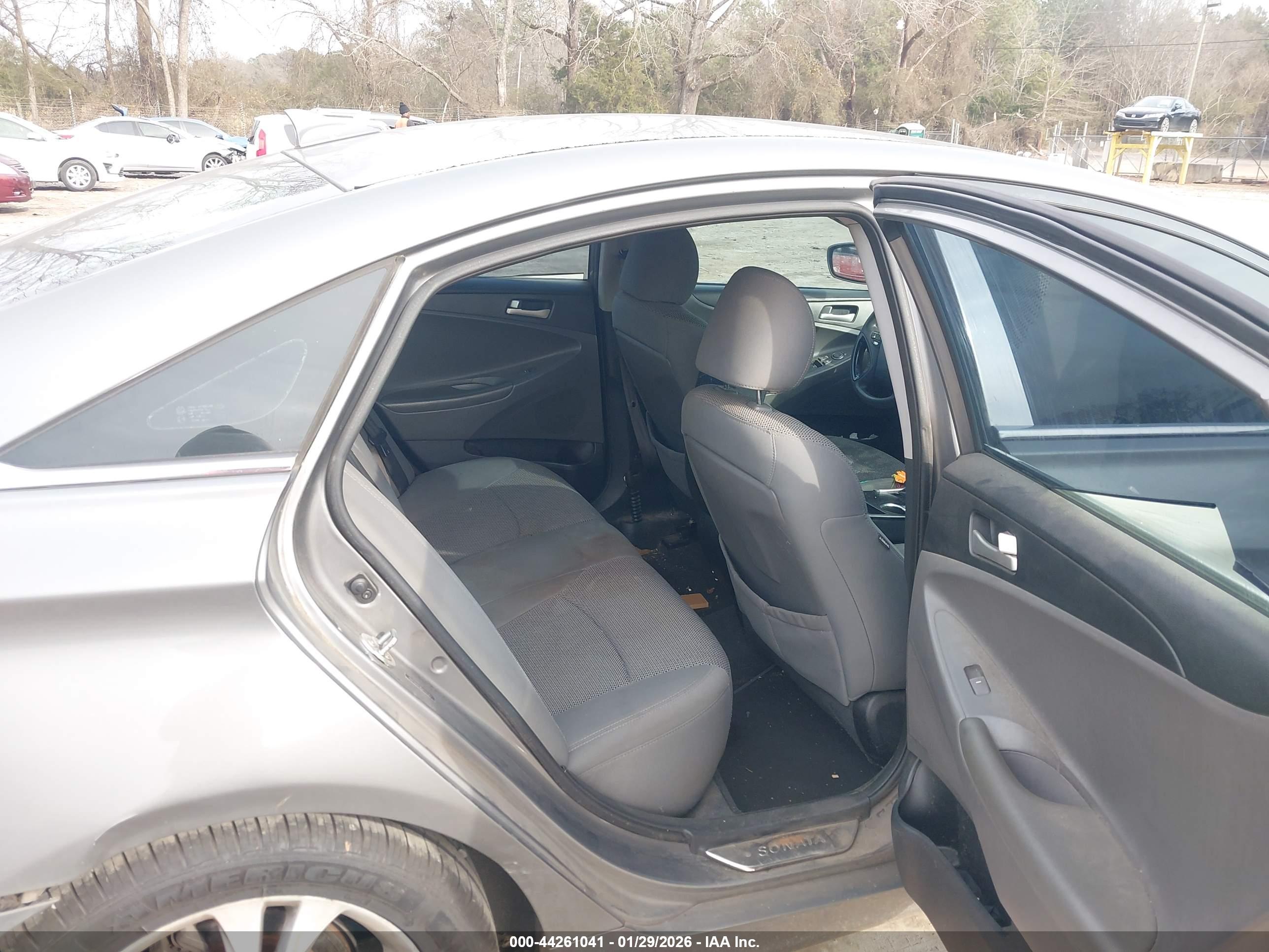HYUNDAI SONATA image 8