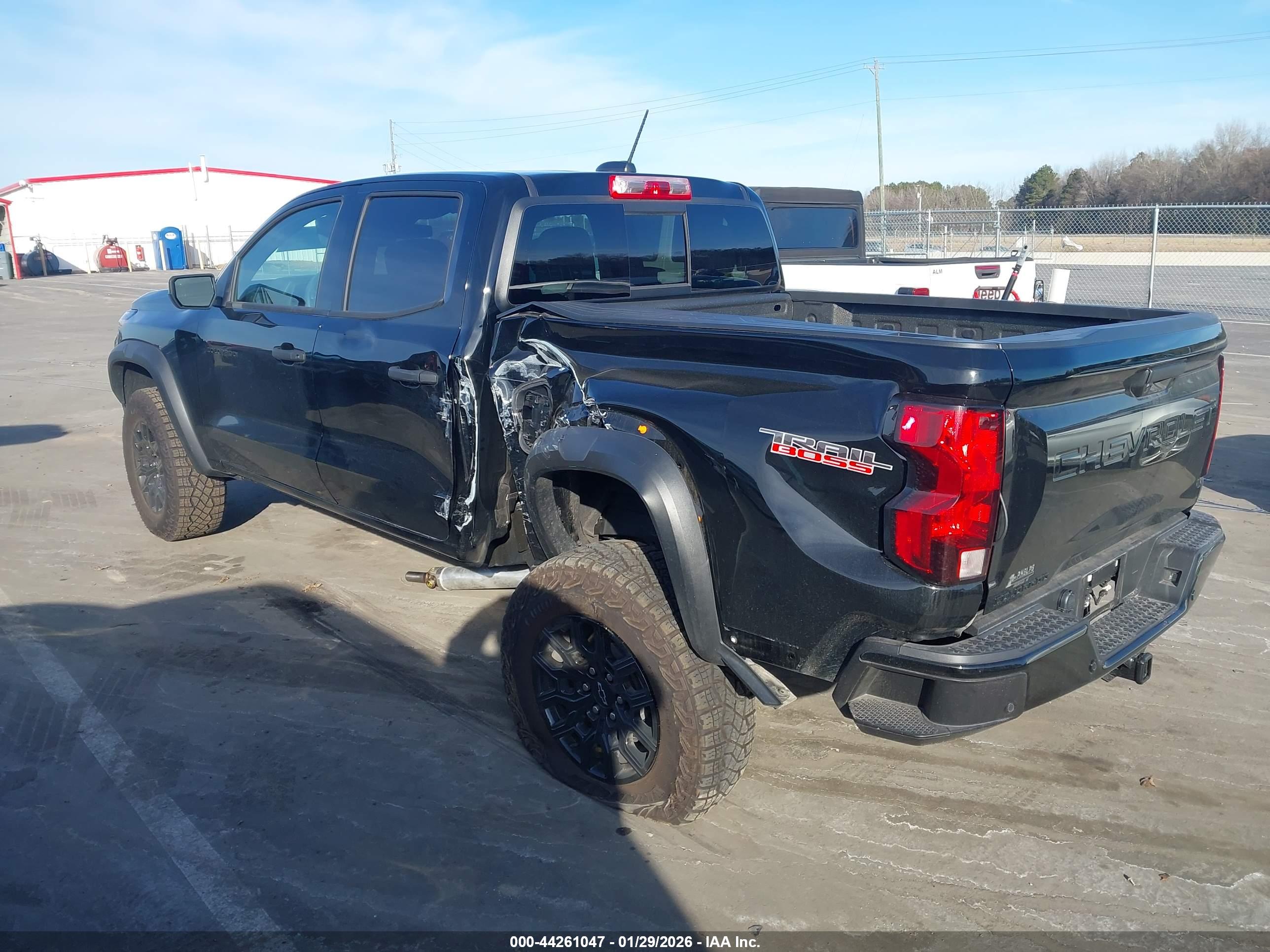 CHEVROLET COLORADO image 3