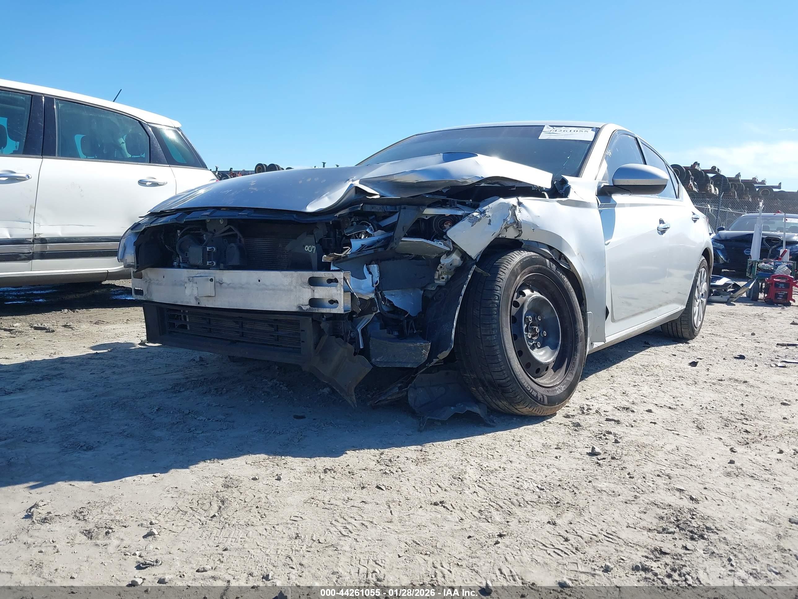 NISSAN ALTIMA image 6