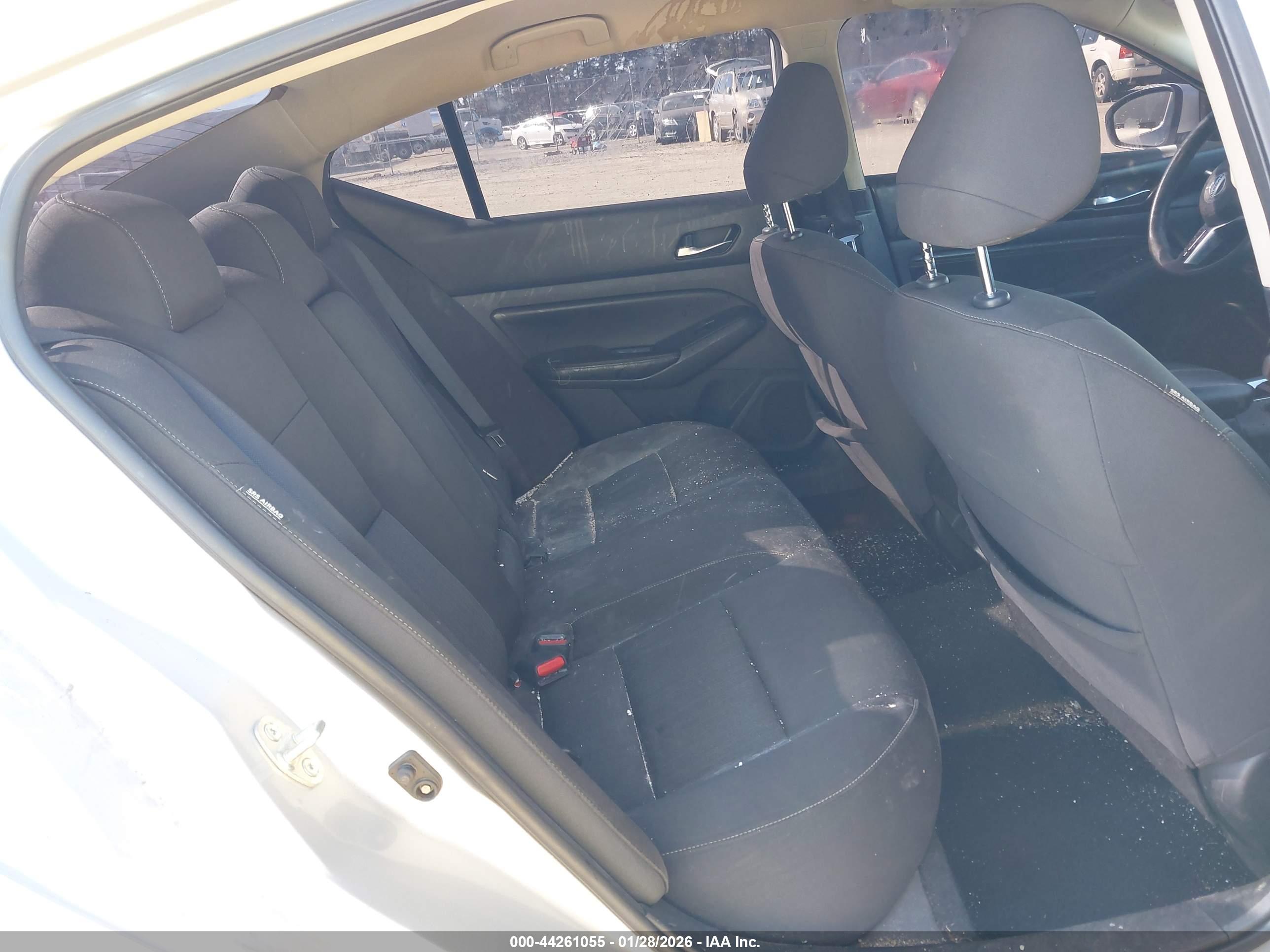 NISSAN ALTIMA image 8