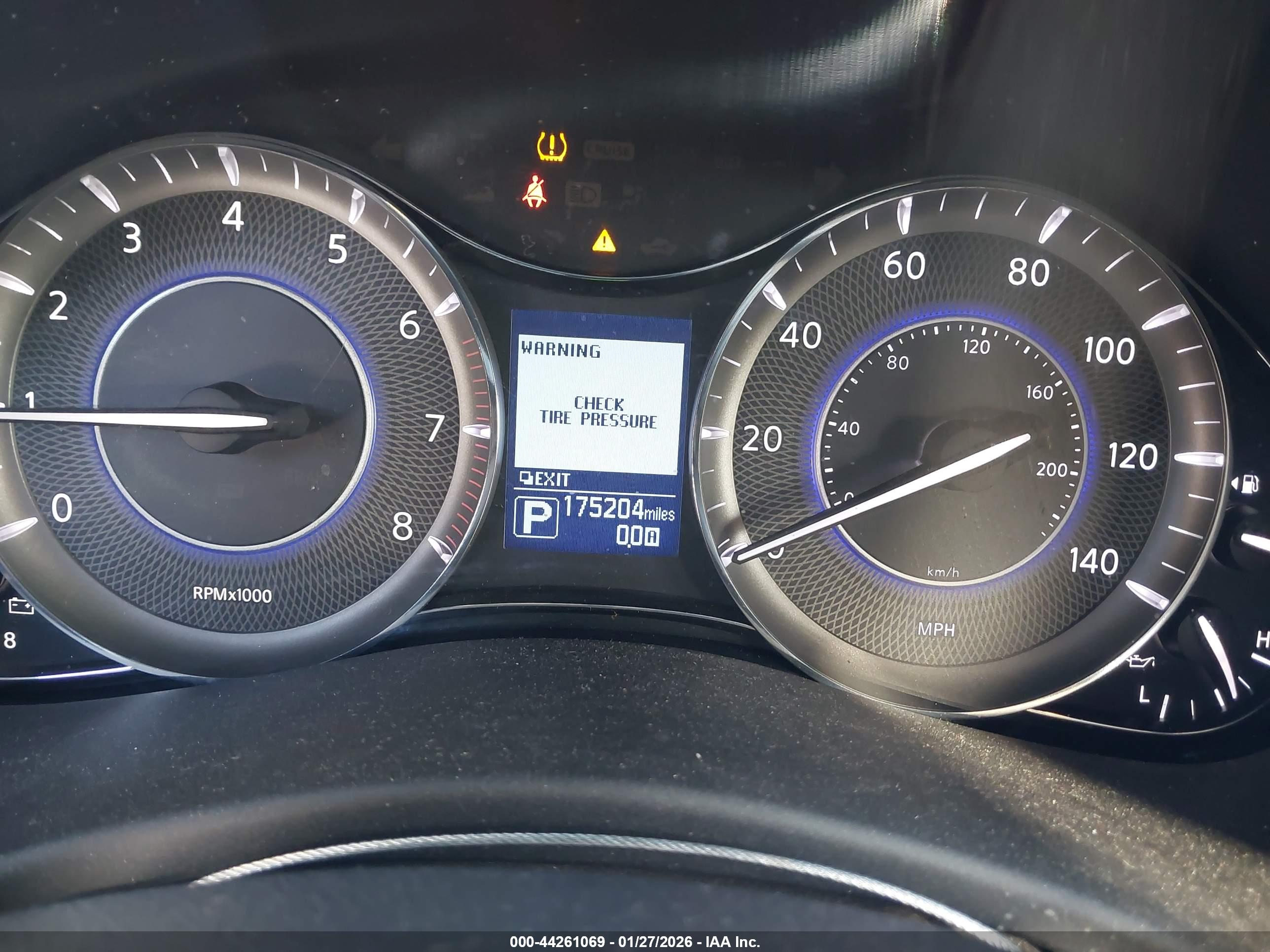 INFINITI QX80 image 7