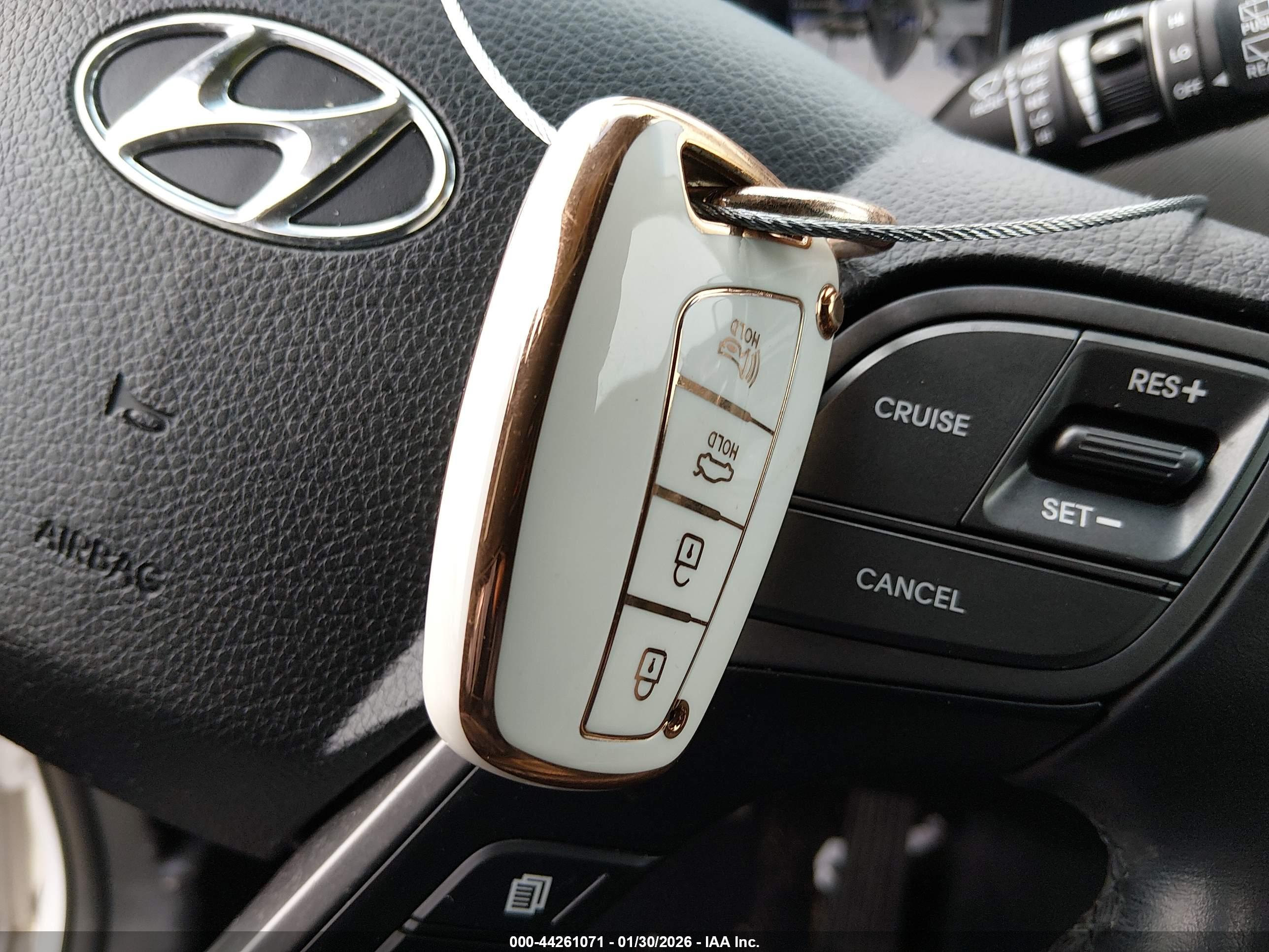 HYUNDAI SANTA image 11