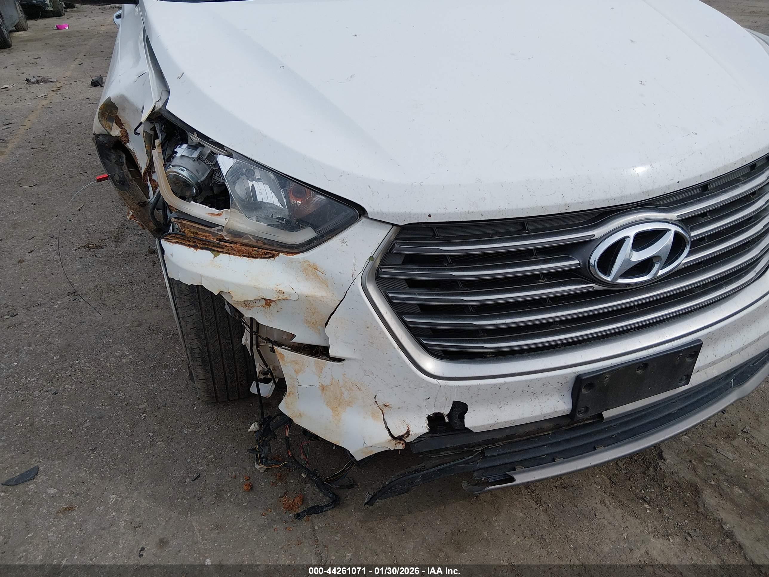 HYUNDAI SANTA image 6