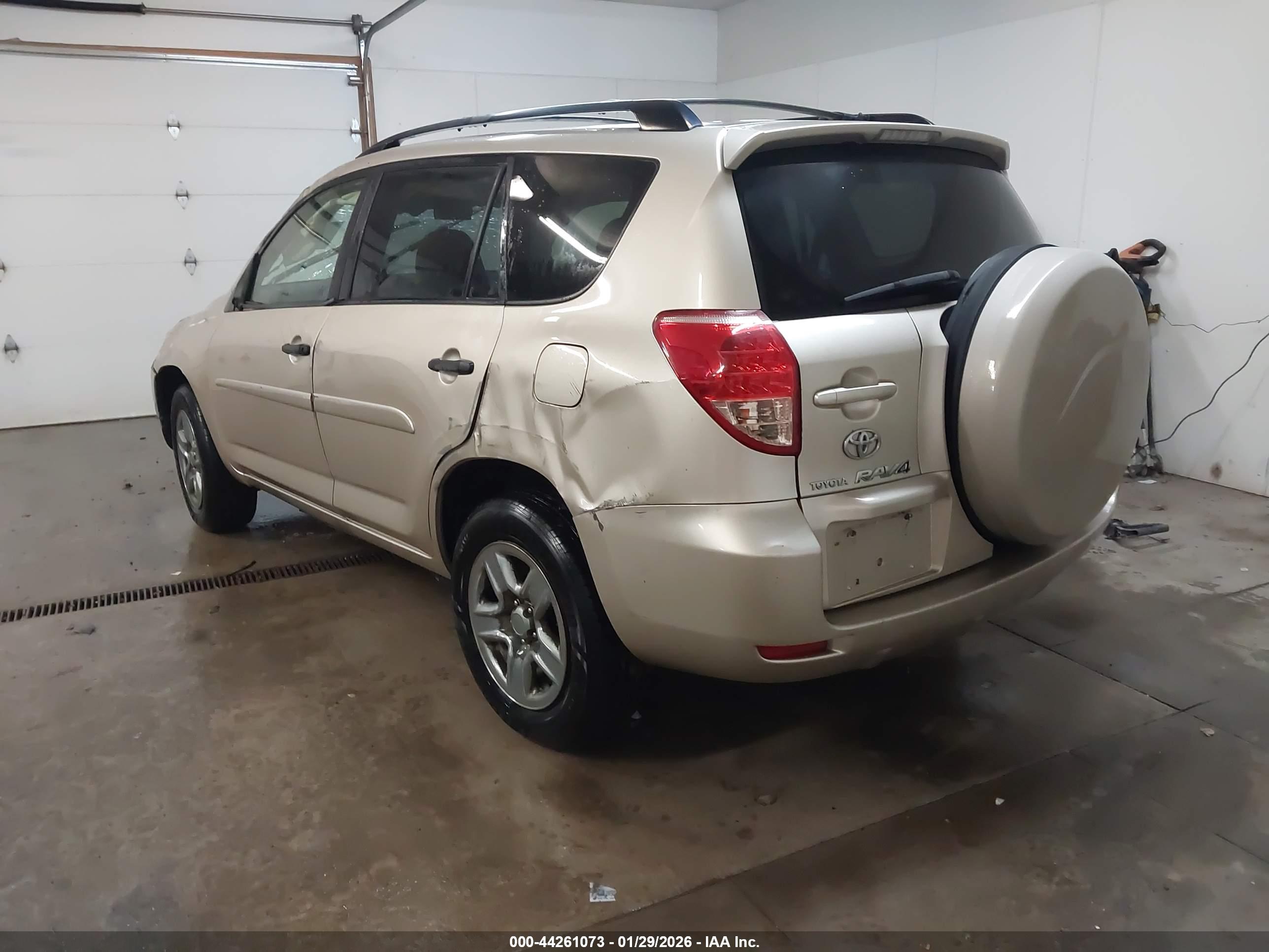 TOYOTA RAV4 image 3
