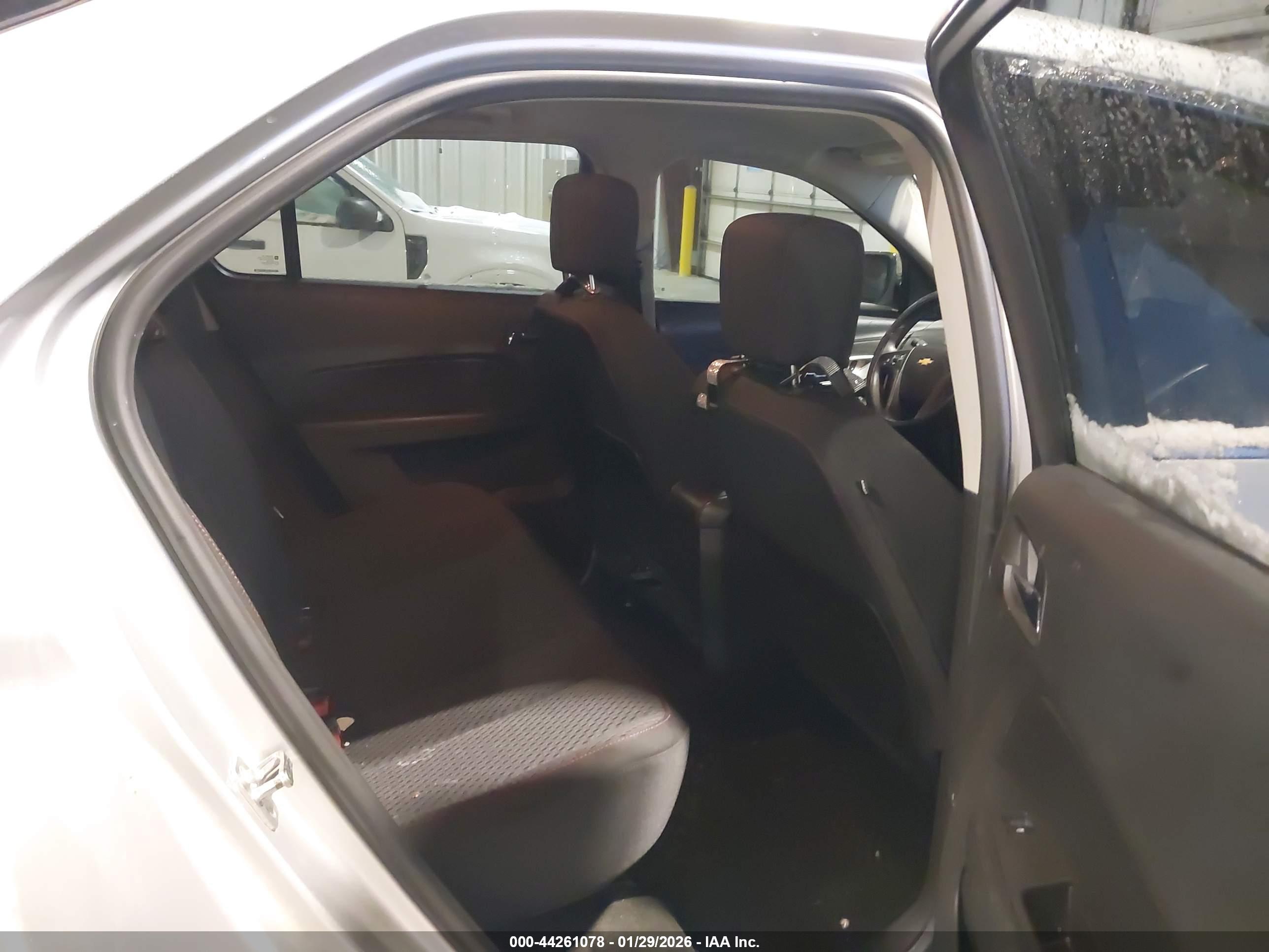 CHEVROLET EQUINOX image 8